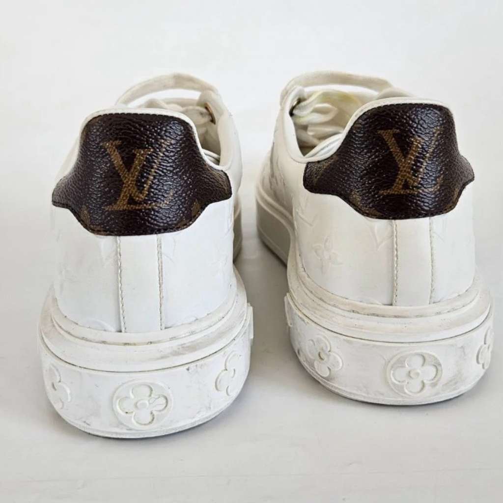 Louis Vuitton Sneakers - Back view