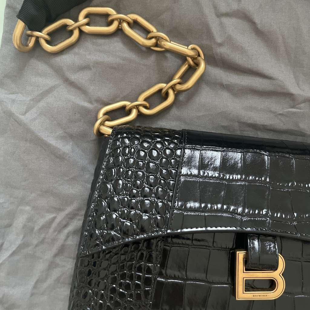 Balenciaga Dowtown - Side view