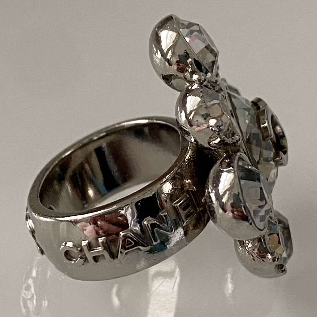 Chanel Camelia ring - Side view