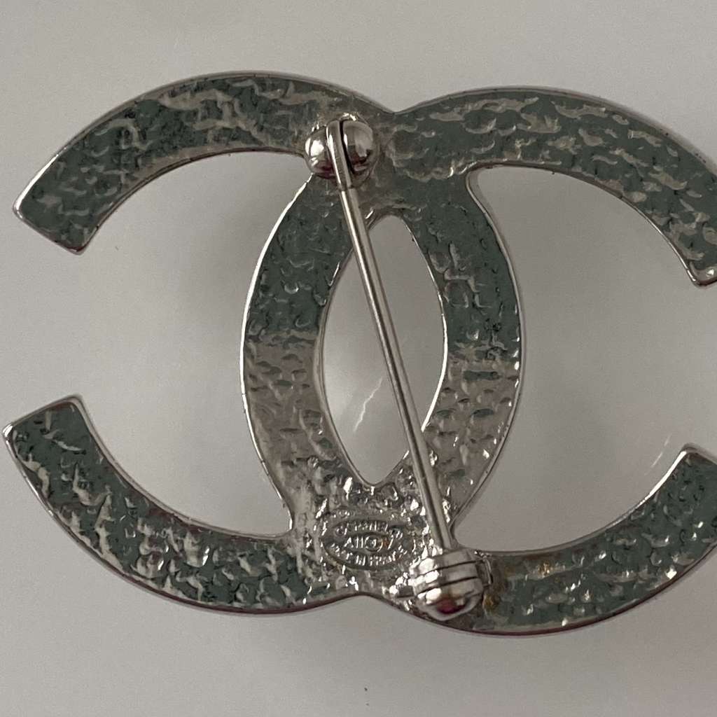 Chanel CC Brooch - Back view