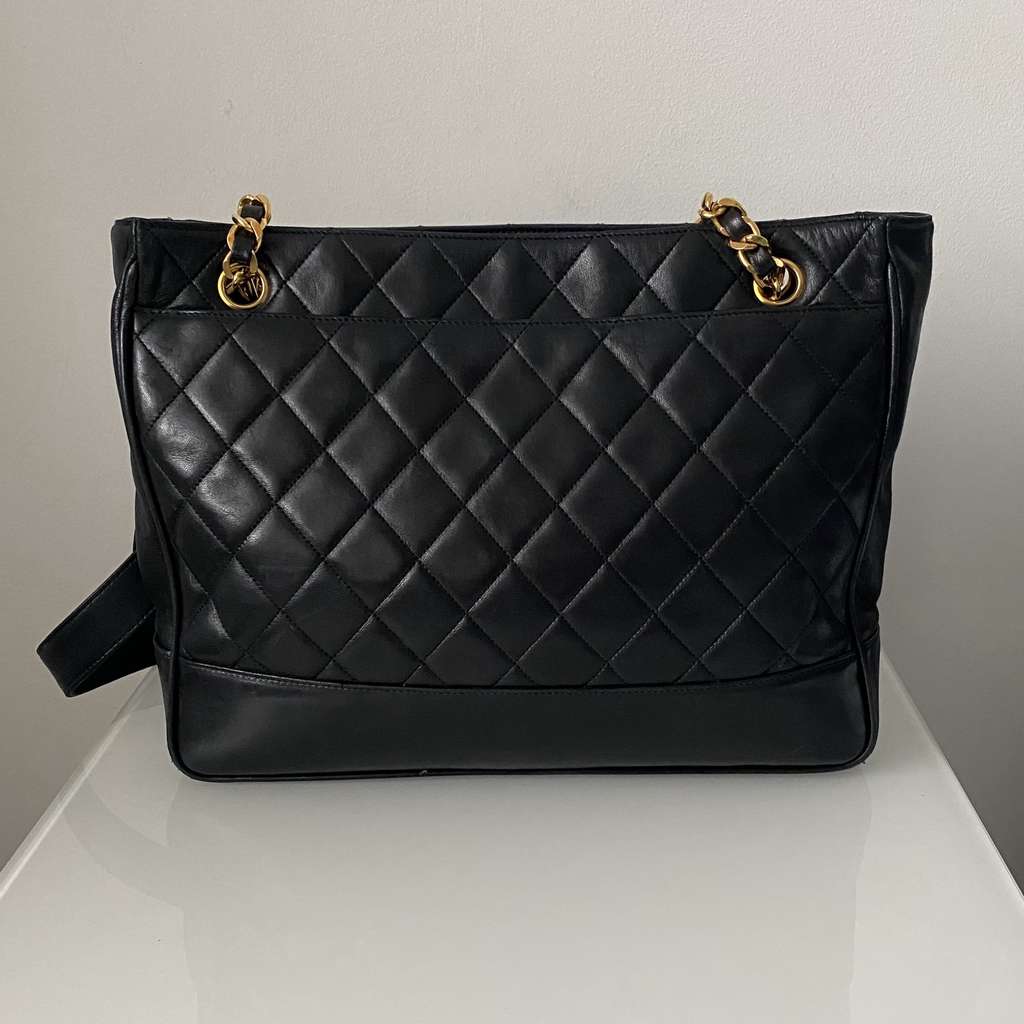 Chanel Petite Shopping - Back view