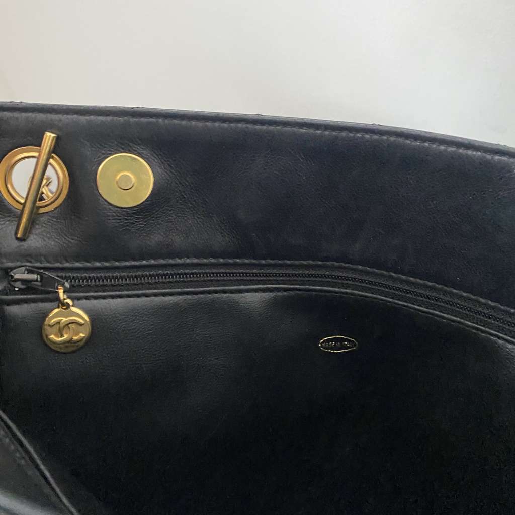 Chanel Petite Shopping - Side view