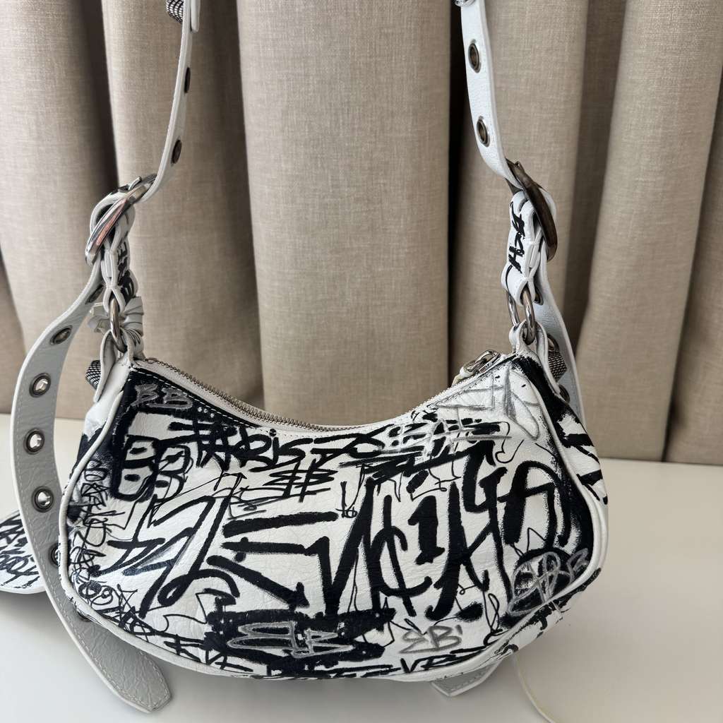 Balenciaga Le Cagole - Back view