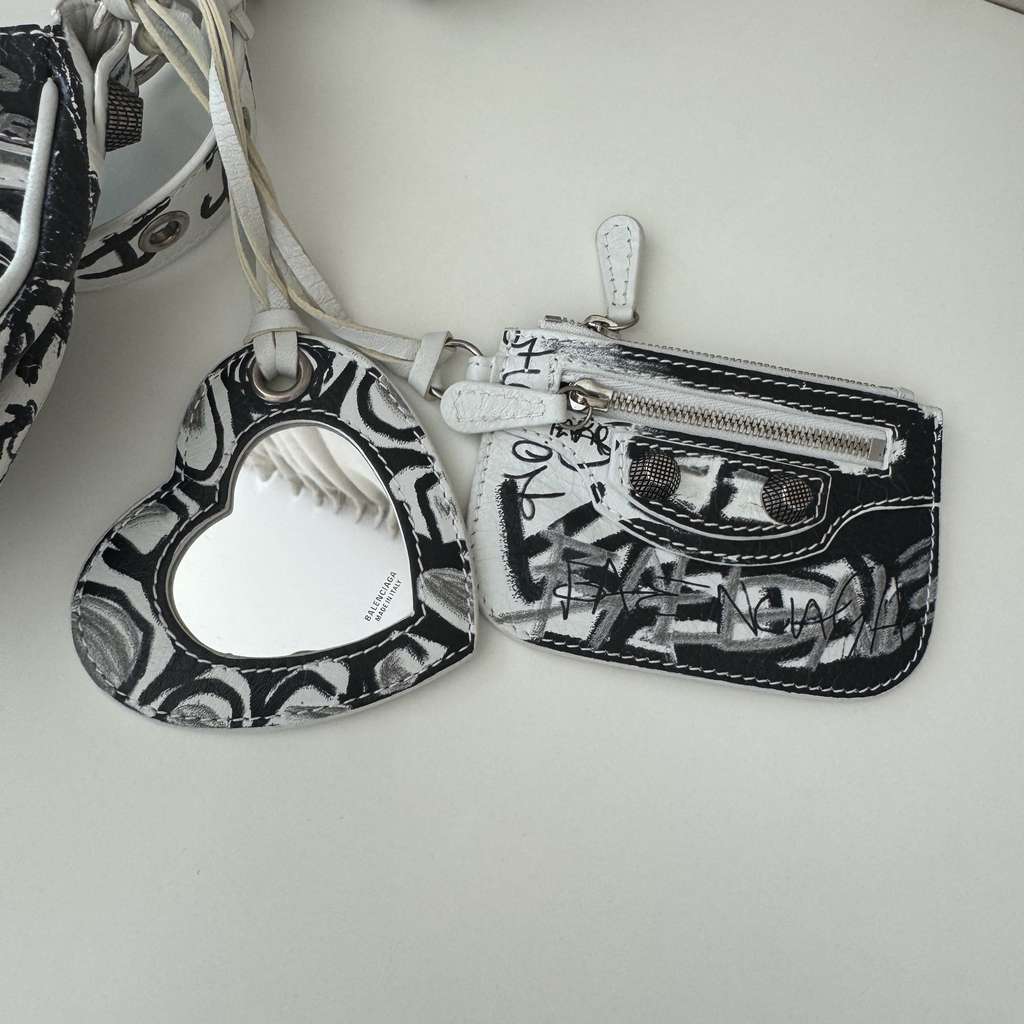 Balenciaga Le Cagole - 4