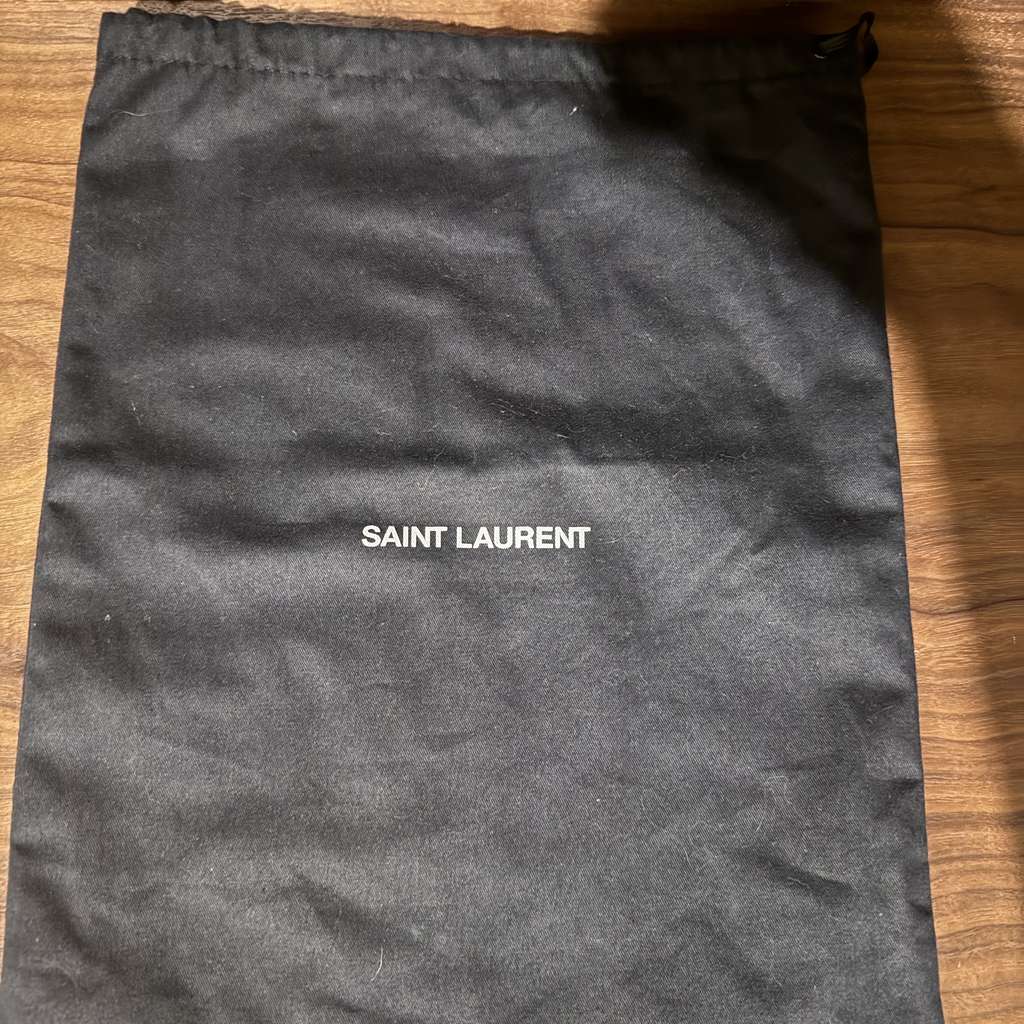 Yves Saint Laurent Bag Excellent Condition - Side view
