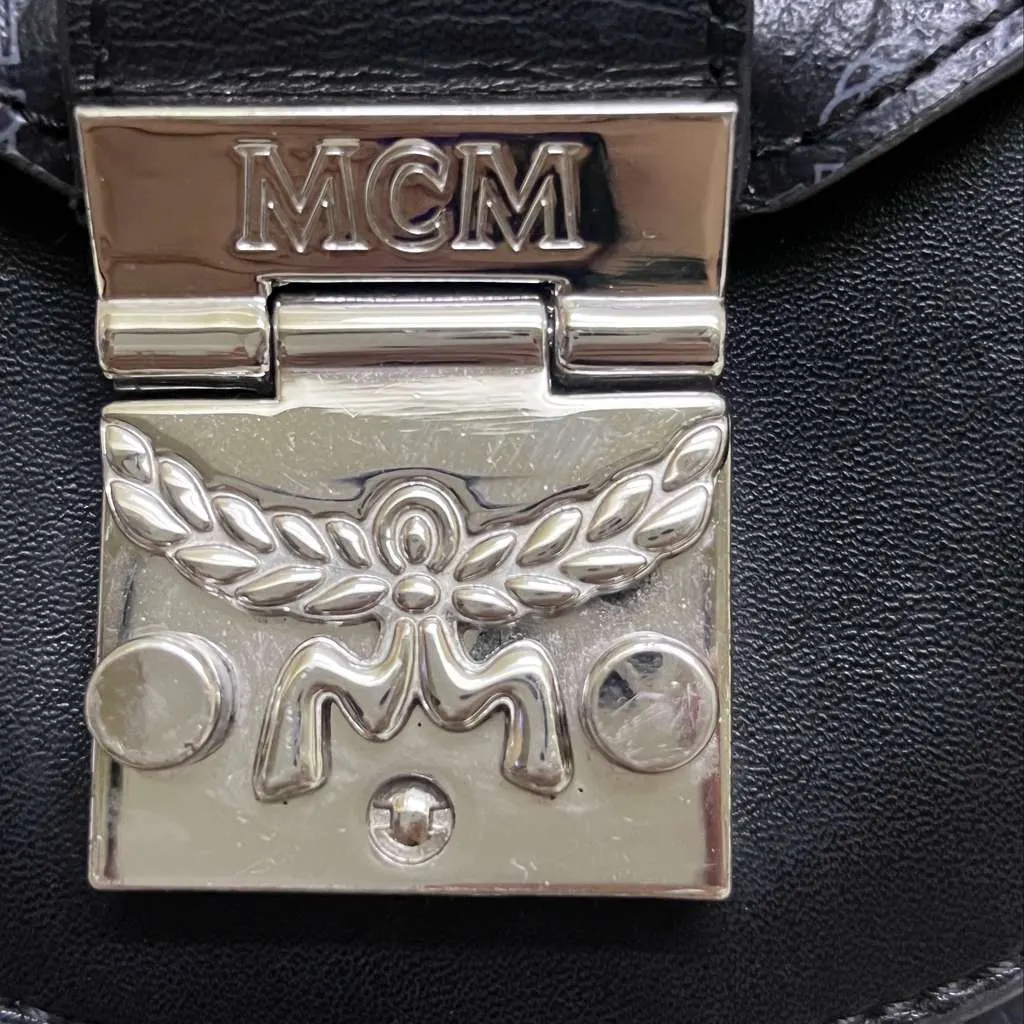 MCM Patricia Black Leather Very good - Model View