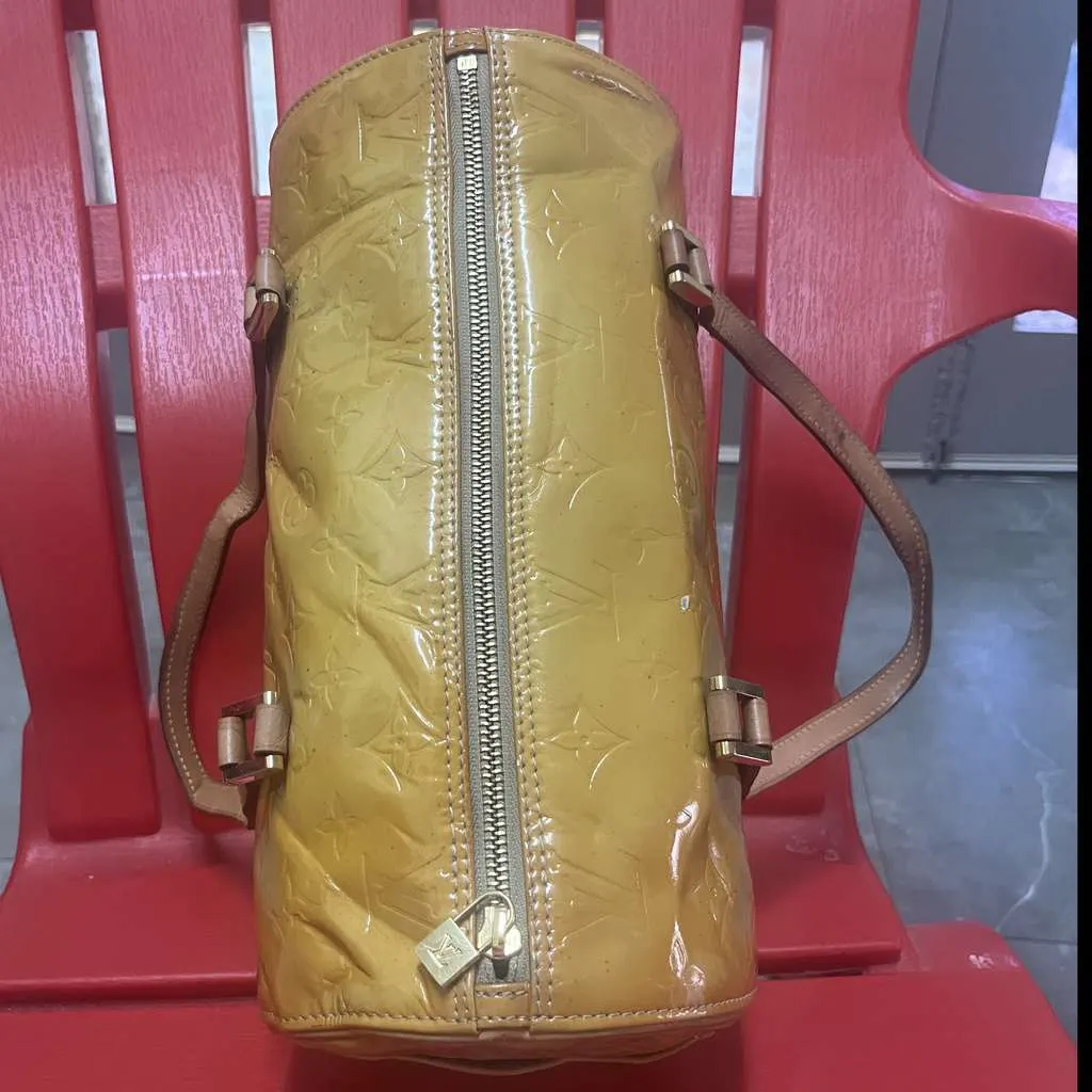 Louis Vuitton Bedford Vernis Yellow Good - Inside View
