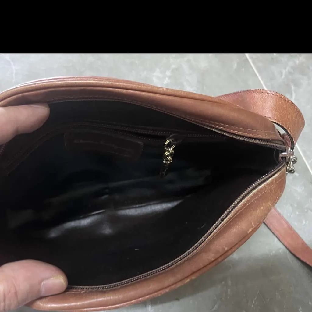 Salvatore Ferragamo Crossbody Bag Brown Leather Very good - Model View