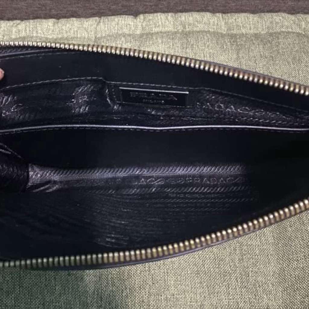 Prada Saffiano Triangleplaque Clutch - 3