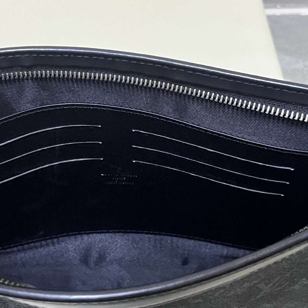 Louis Vuitton Monogram Eclipse - 3