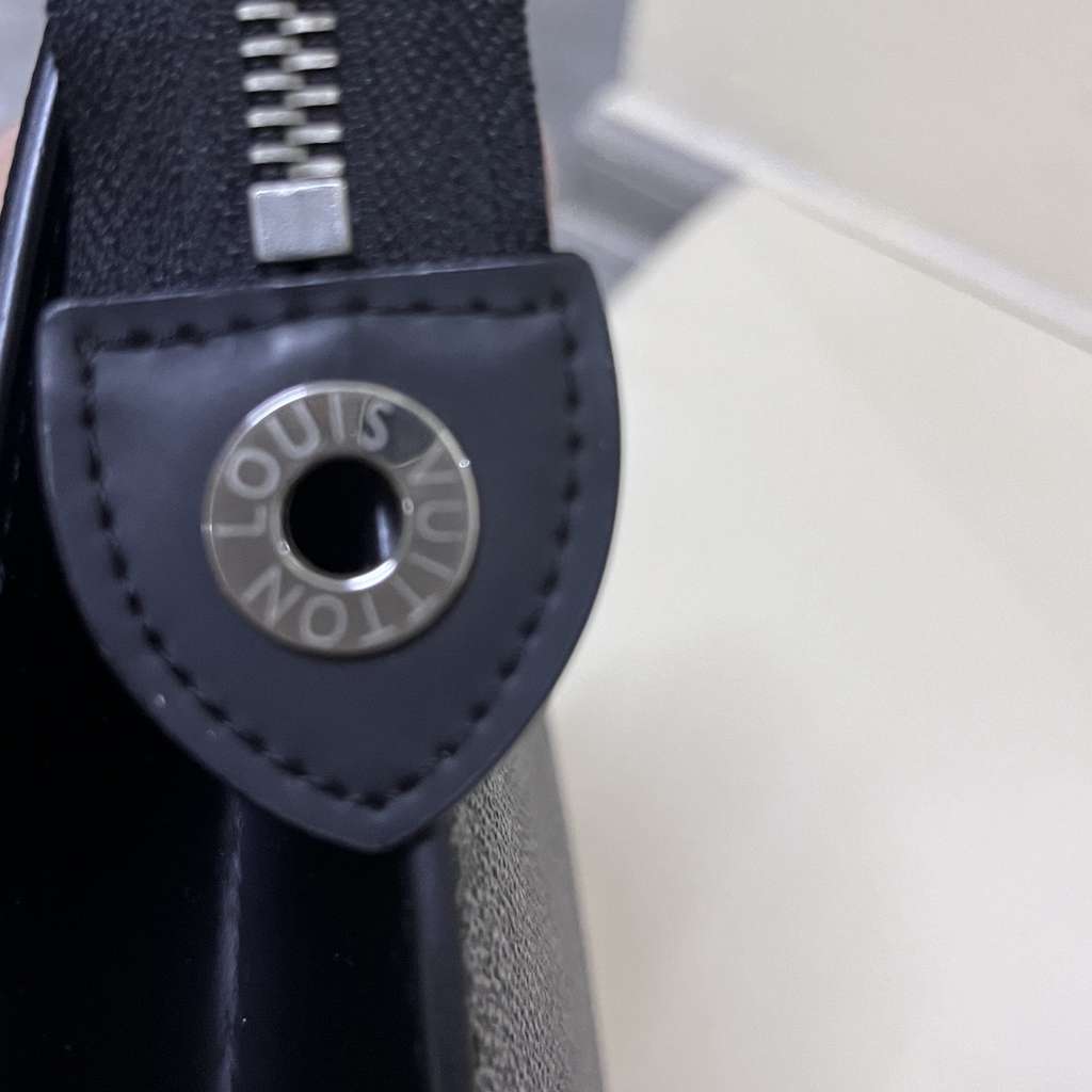 Louis Vuitton Monogram Eclipse - 4