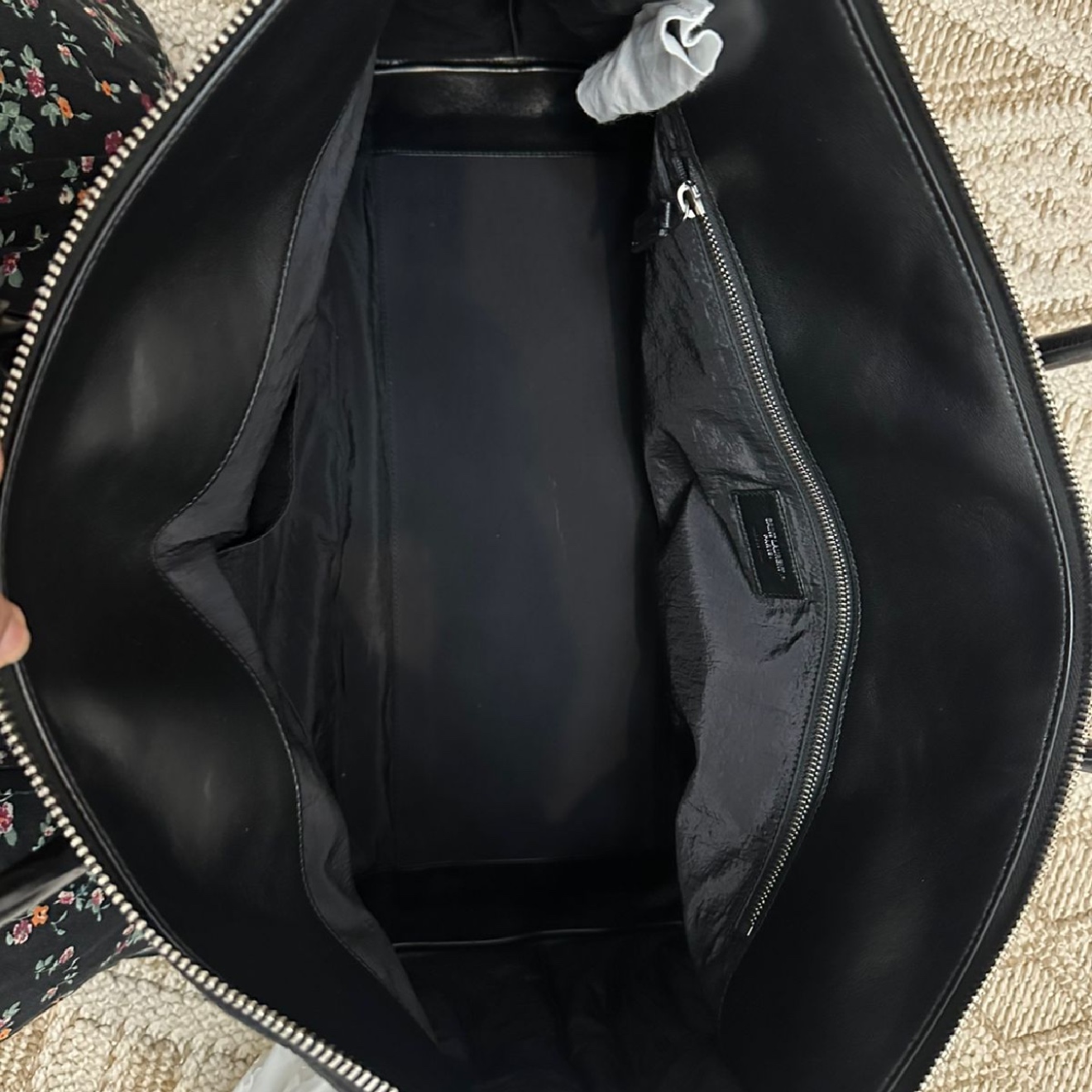 Saint Laurent DUFFEL BAG Black Leather Never worn - Model View