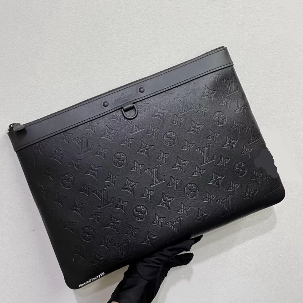 Louis Vuitton Shadow Discovery Clutch Black Leather Very good condition - Back View
