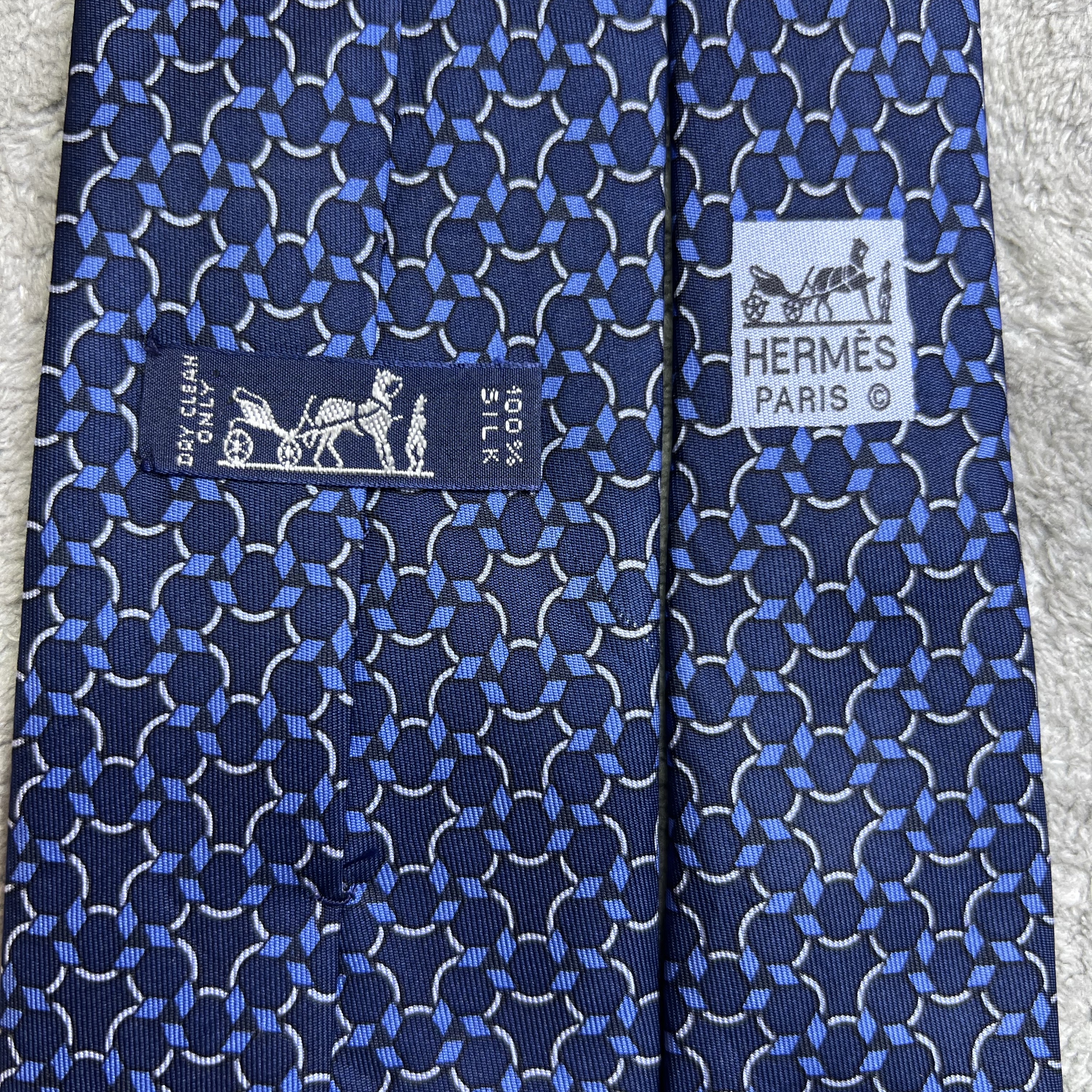 Hermès Hermès Silk Chain Tie Navy Silk Good condition - Back View