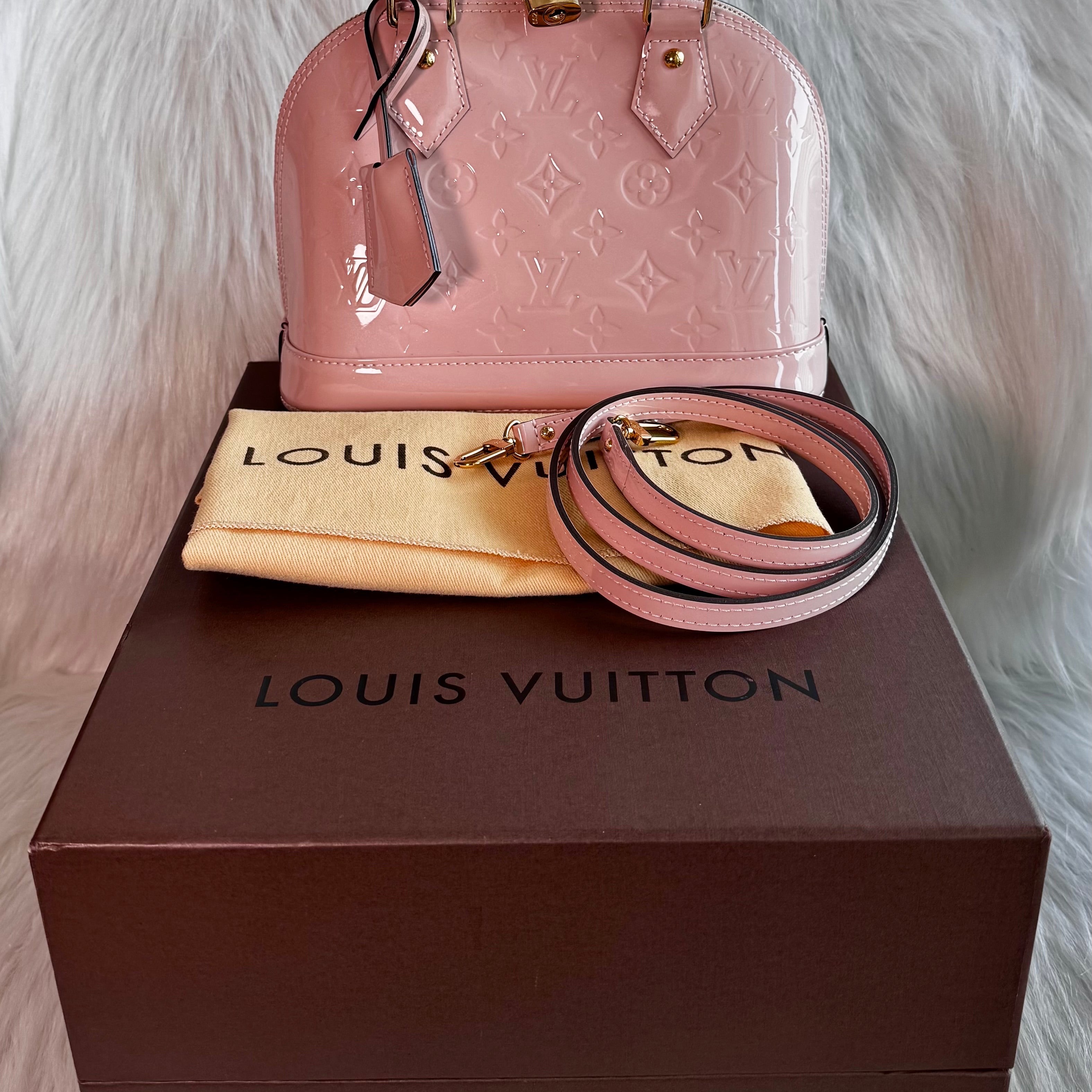 Louis Vuitton Vernis Alma BB Pink Leather Never worn - Box View