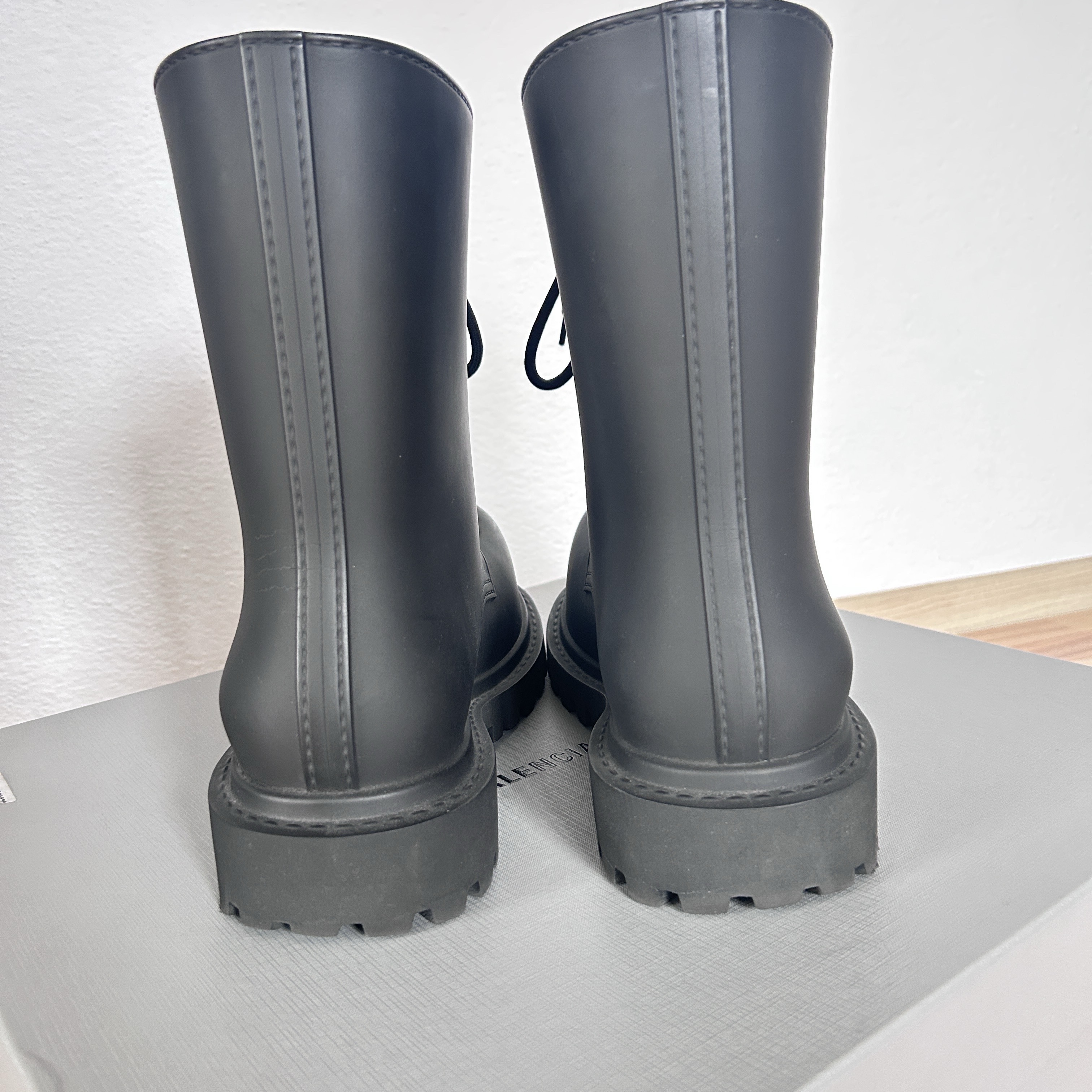 Balenciaga Balenciaga Steroid Boots Black Rubber Good condition - Back View