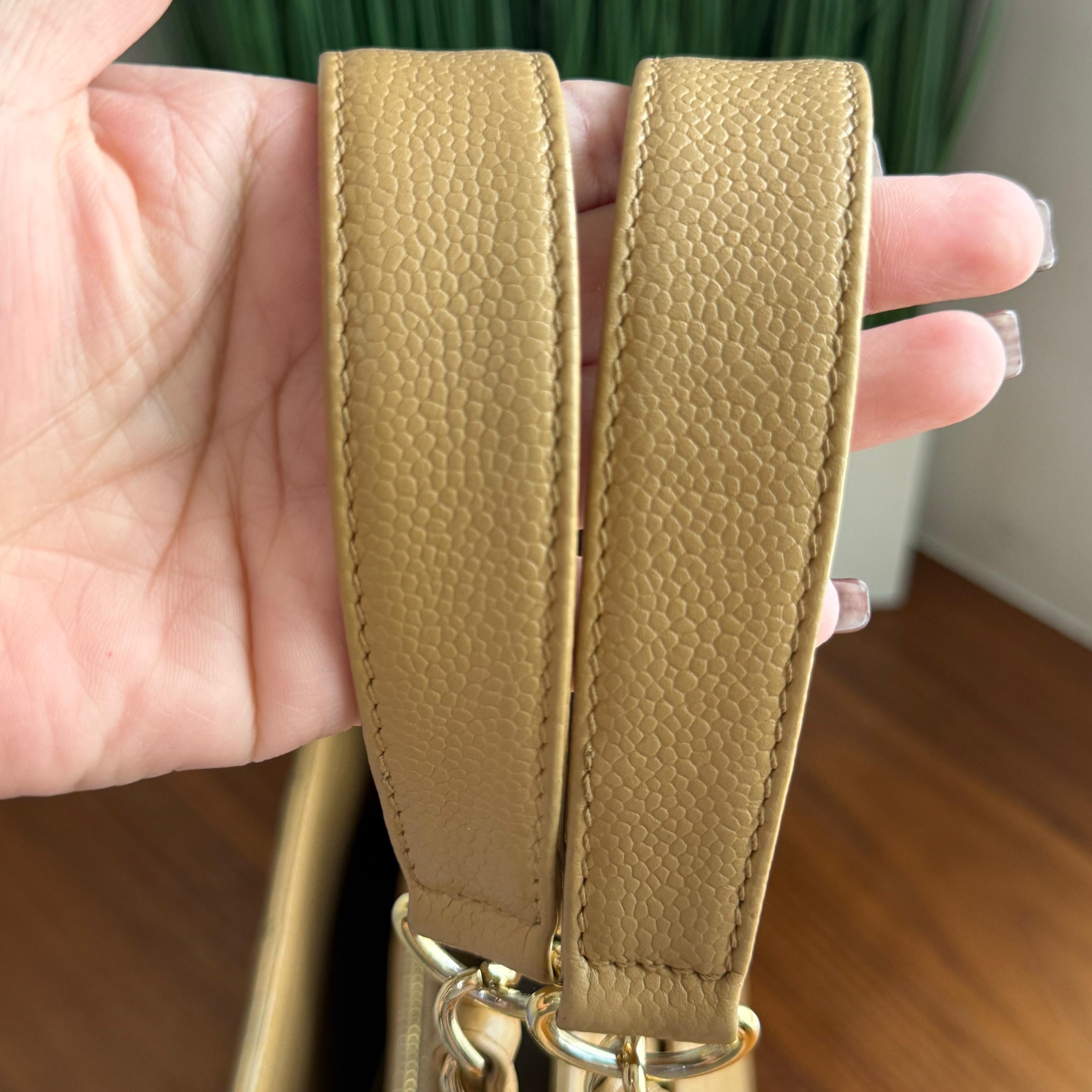 Chanel GST Tote Beige Leather Good condition - Box View