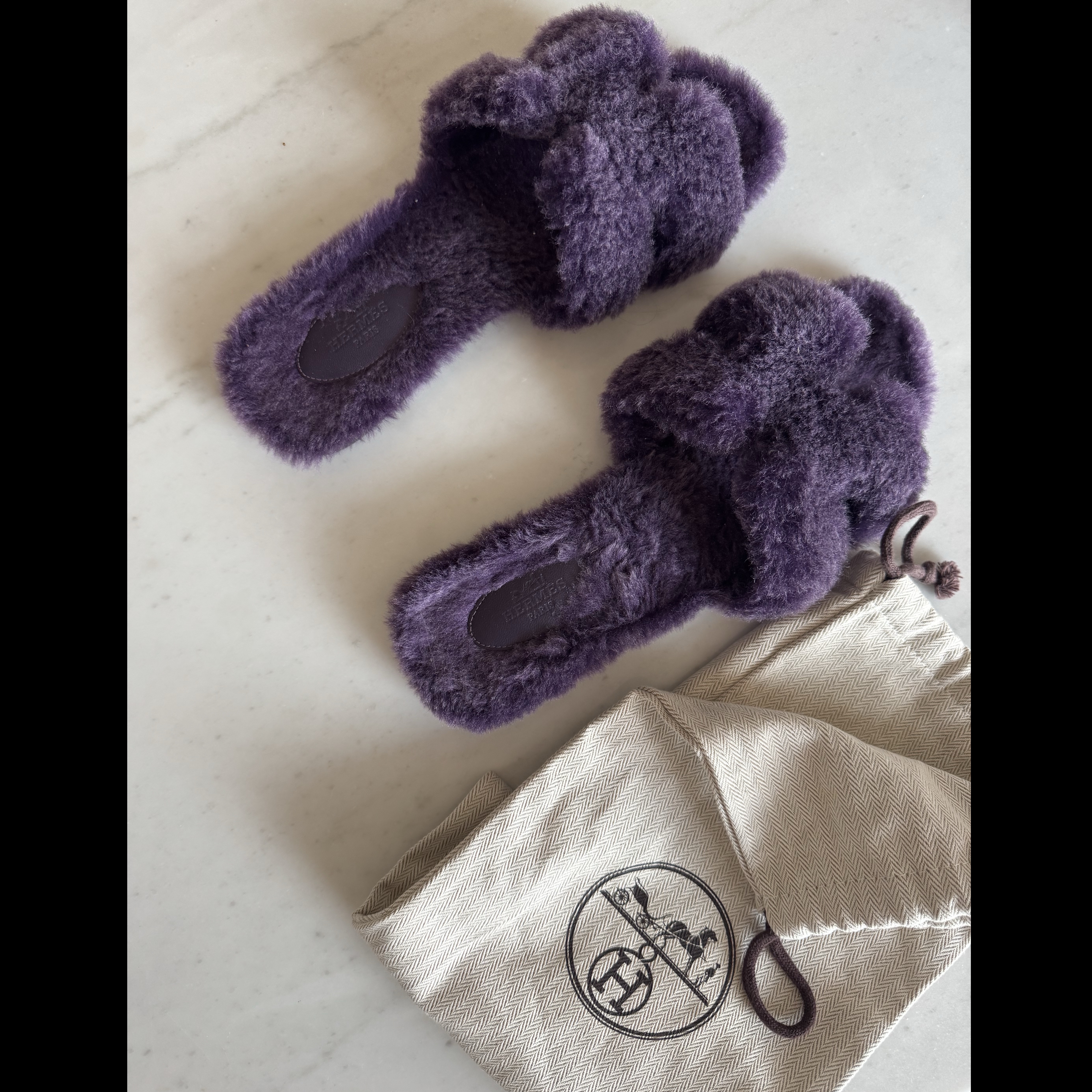 Hermès Oran Purple Never worn - Model View