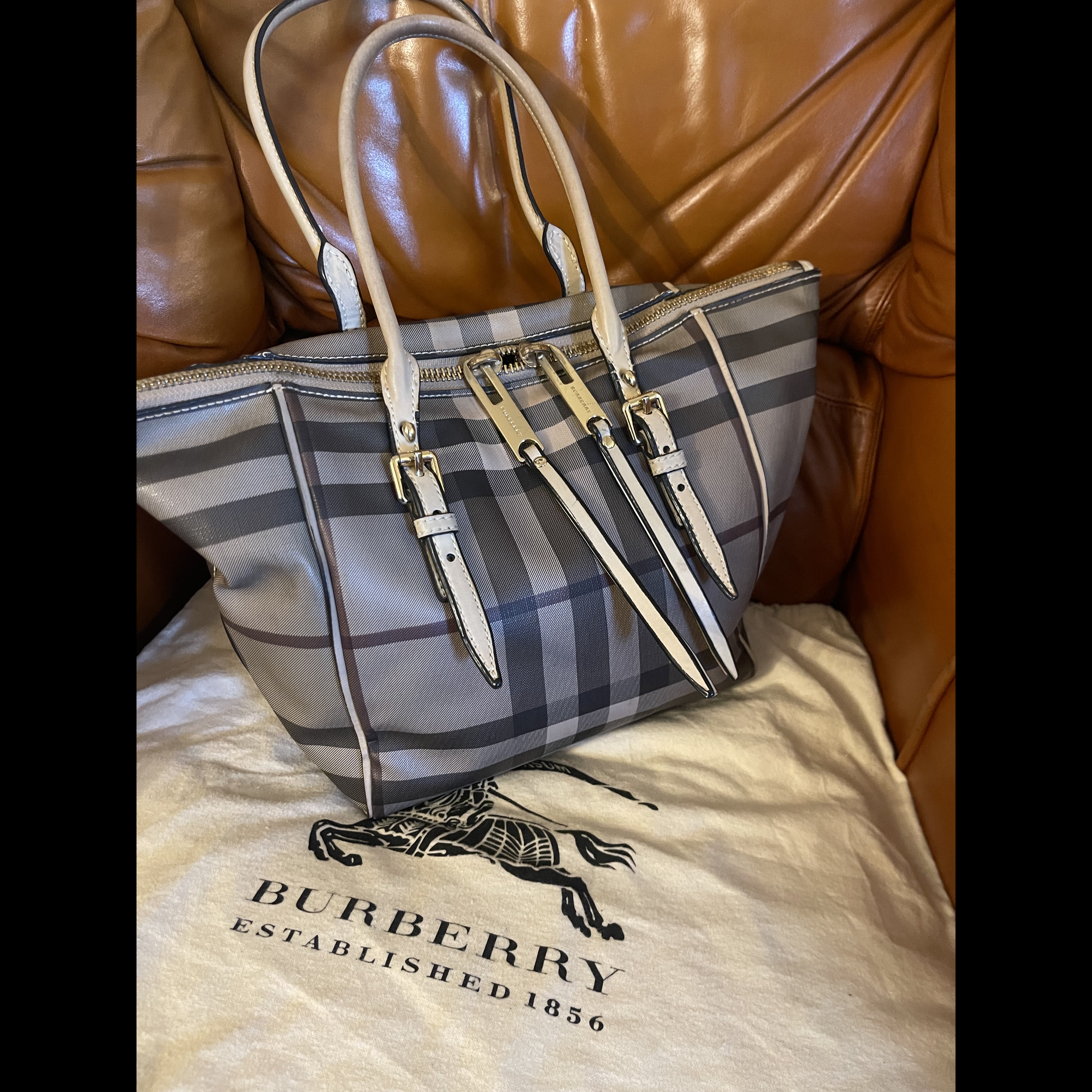 Burberry Rare Burberry Salisbury Tote Beige Canvas Very good condition - Inside View