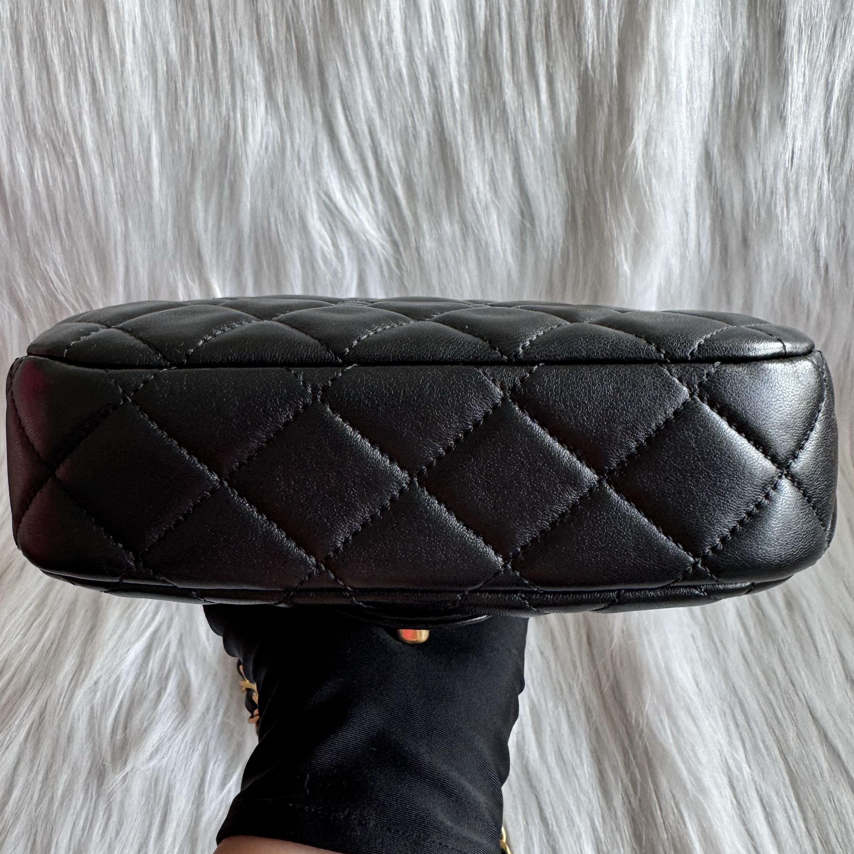 Chanel Lambskin Top Handle Bag Black Leather Very good condition - Inside View