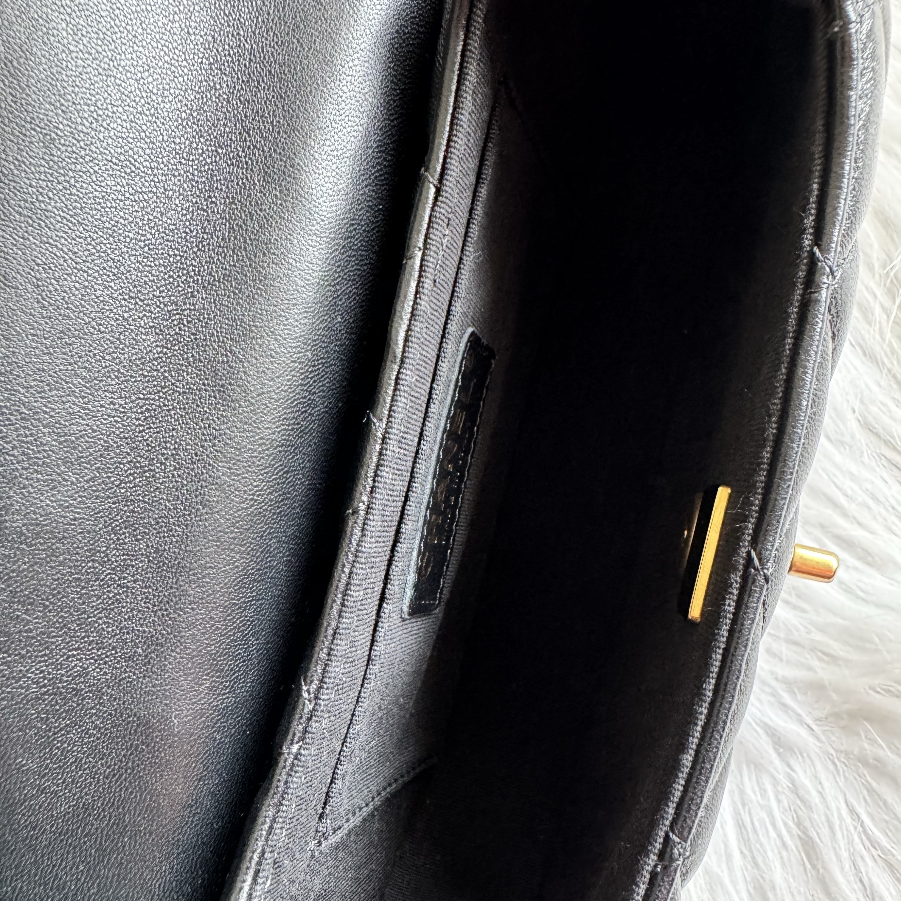 Chanel Lambskin Top Handle Bag Black Leather Very good condition - Model View