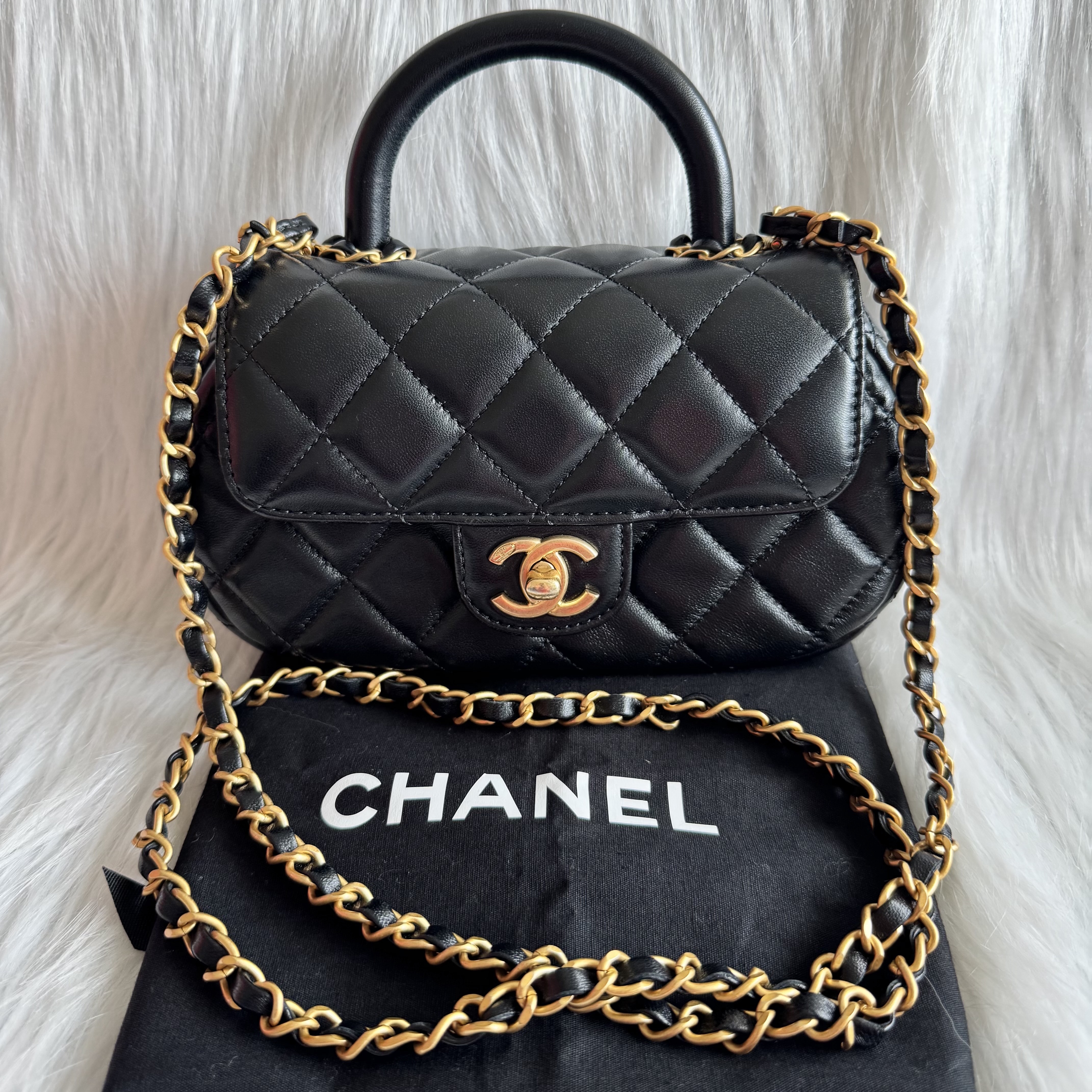 Chanel Lambskin Top Handle Bag Black Leather Very good condition - Box View