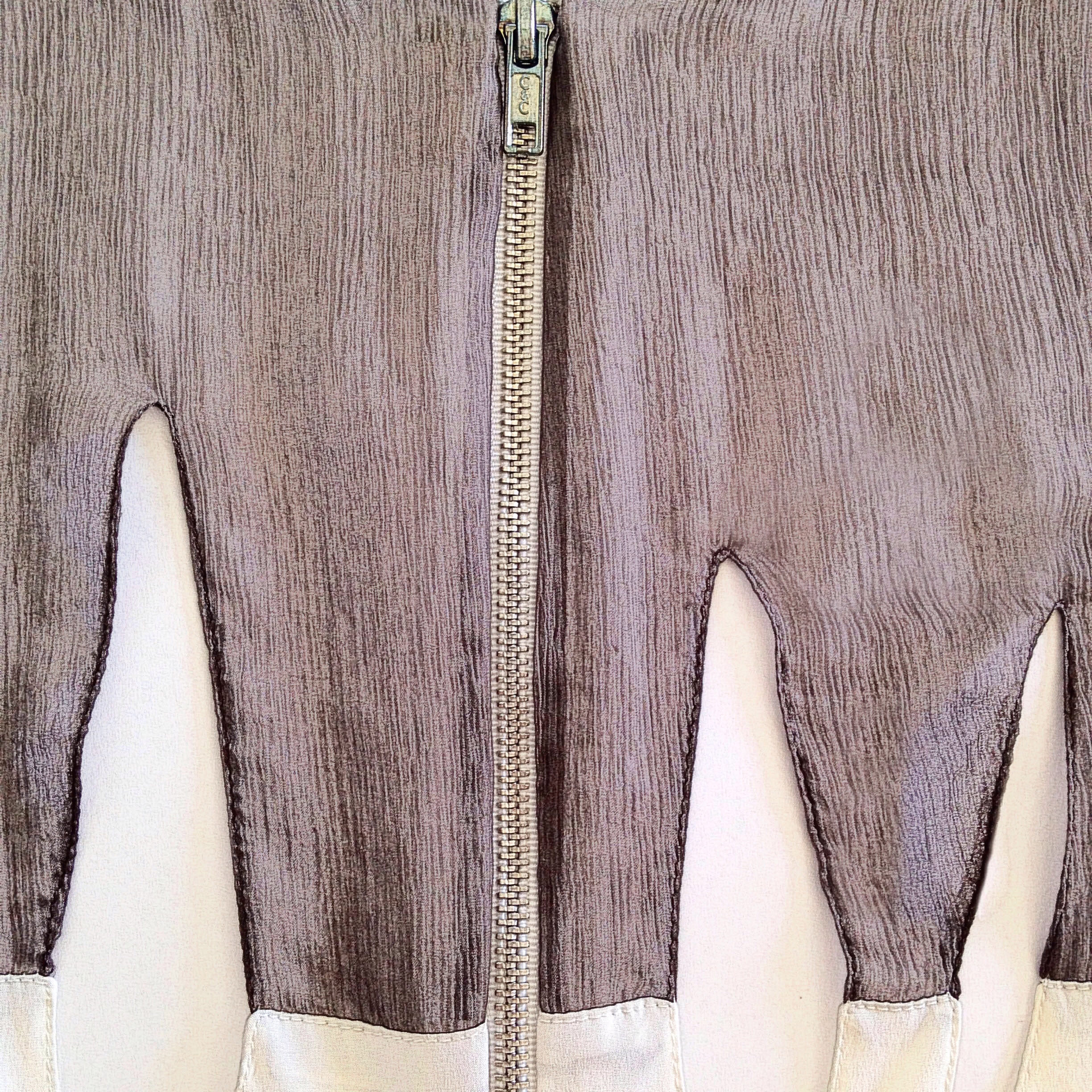 Yotam Solomon Original Runway Sample Grey Silk Very good condition - Model View