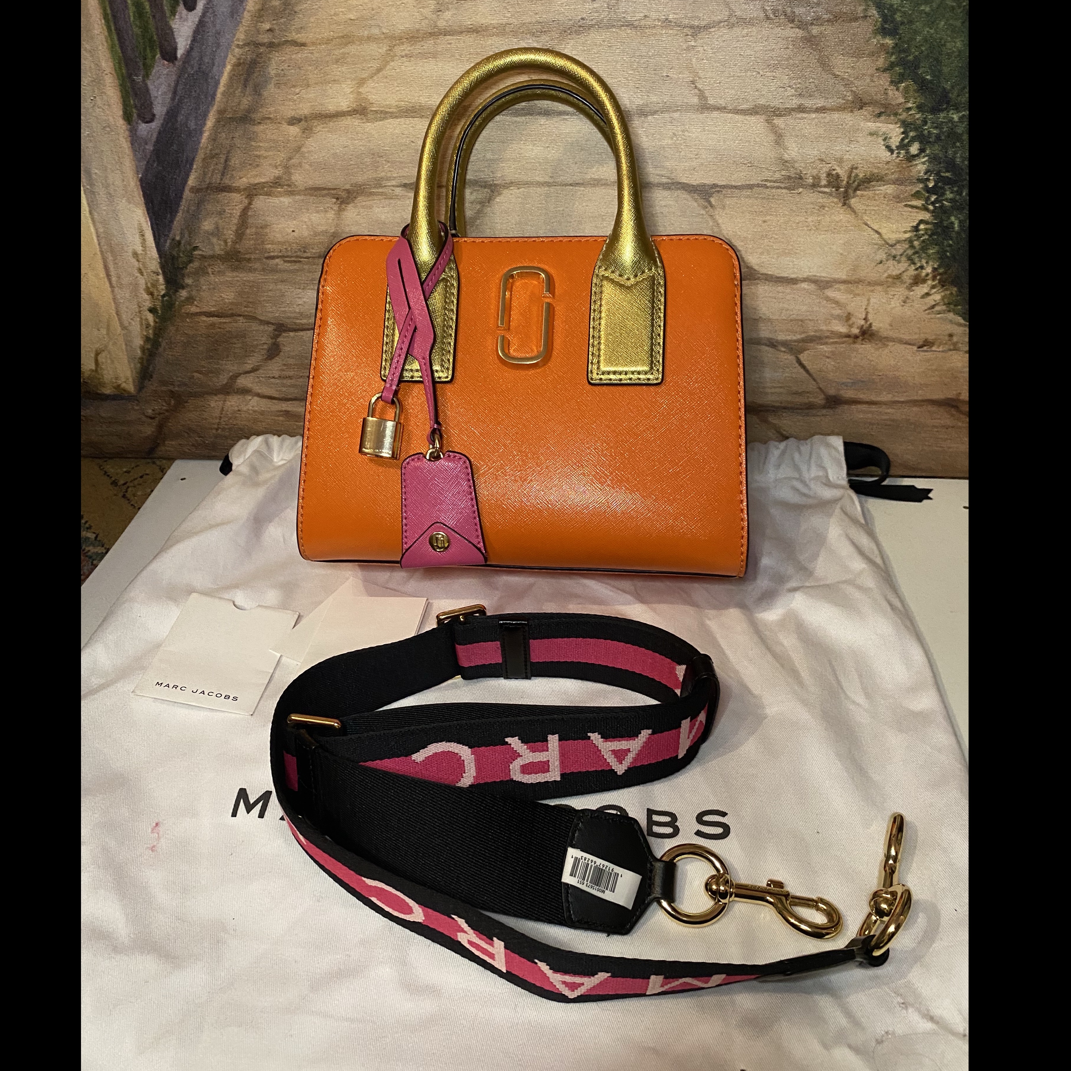 Marc Jacobs Little Big Shot MJ MultiColor Leather Never worn, with tag - Model View