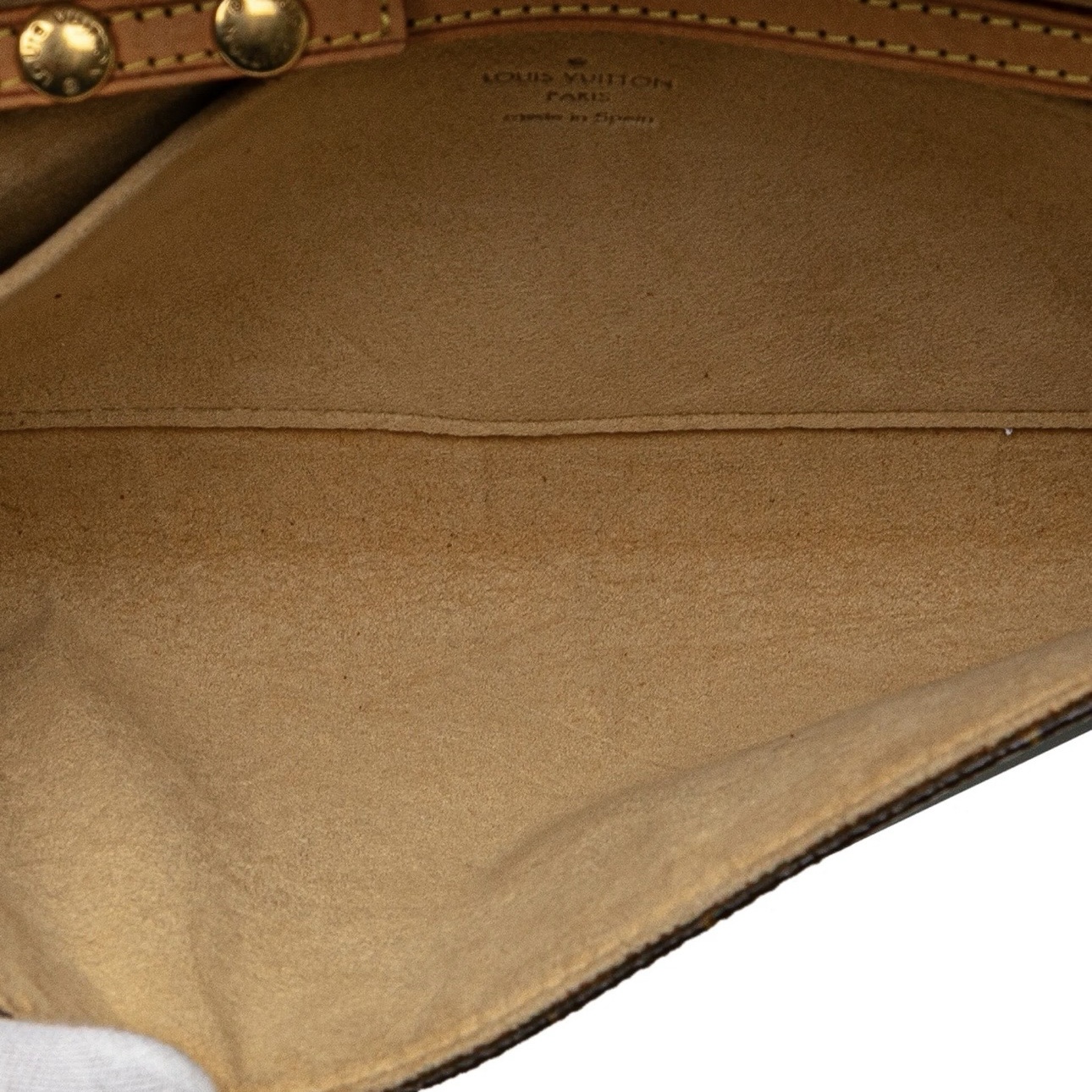 Louis Vuitton Monogram Pochette Brown Leather Very good condition - Model View