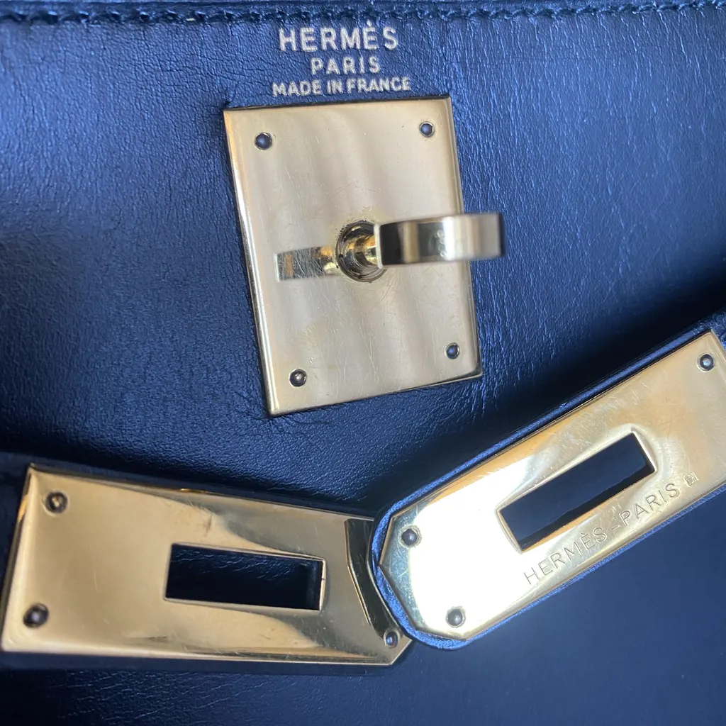 Hermès Kelly 28 Sellier Black Black Leather Good - Box View