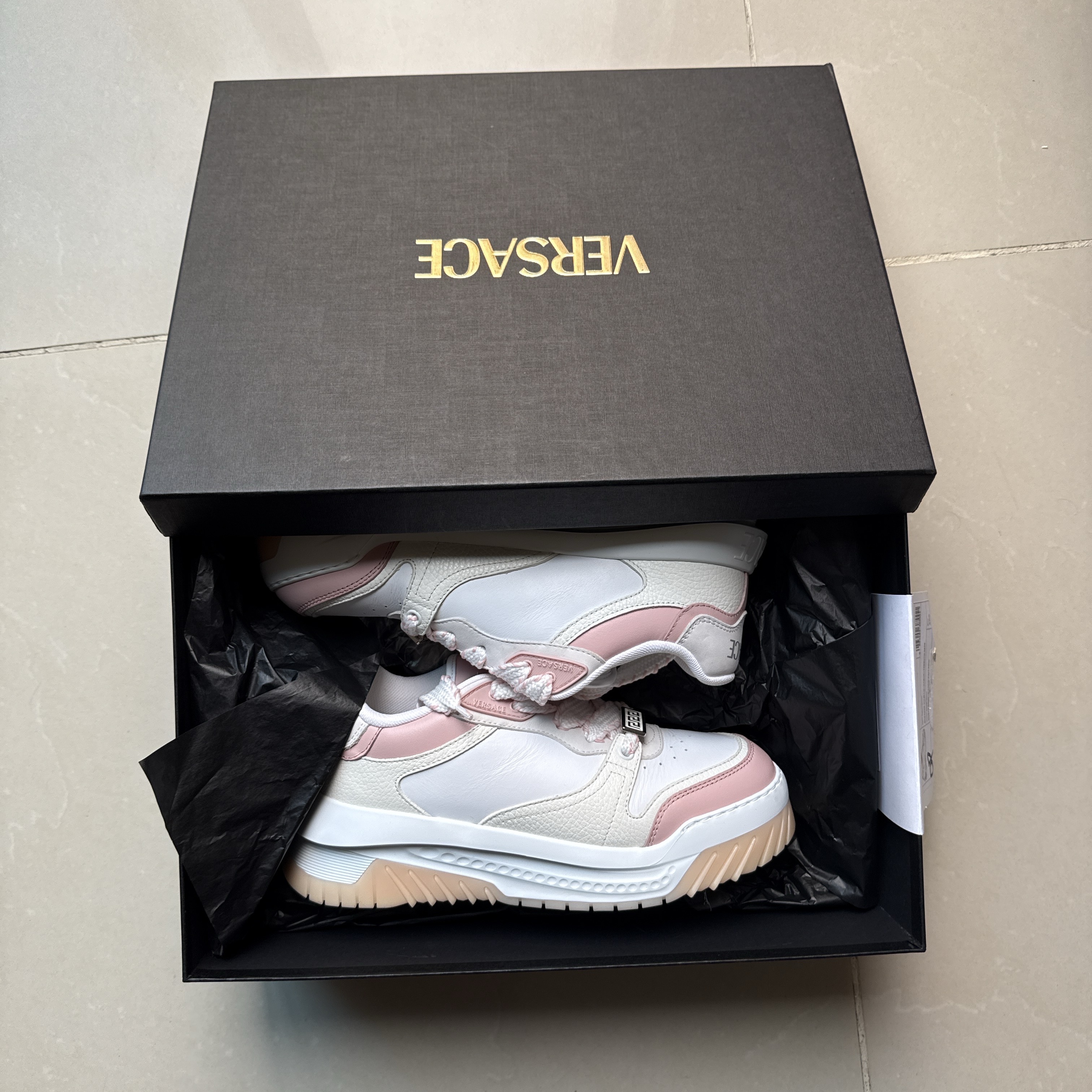 Versace Sneakers Pink Leather Never worn, with tag - Model View
