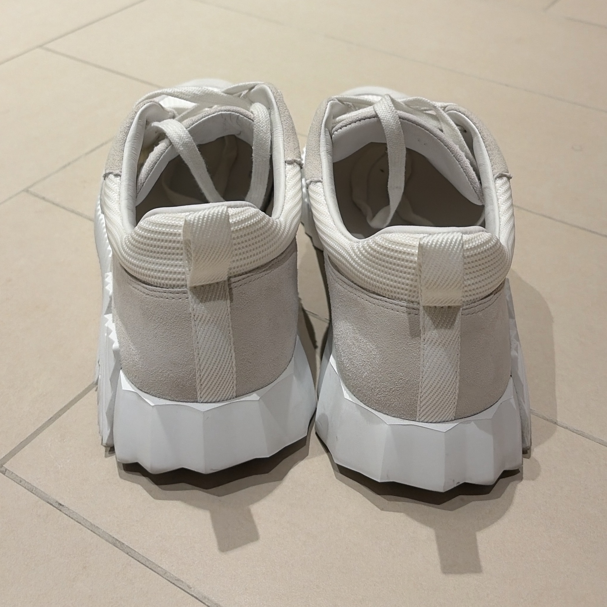 Hermès Bounce Sneakers 41 EU Grey Suede Very good condition - Back View