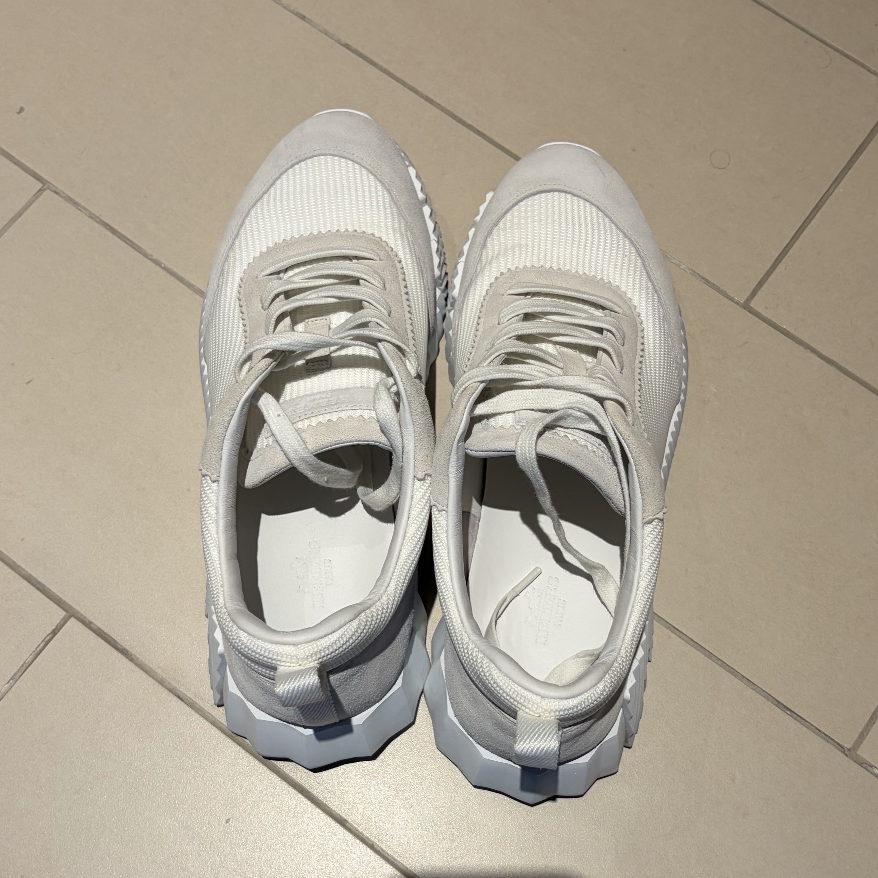 Hermès Bounce Sneakers 41 EU Grey Suede Very good condition - Model View