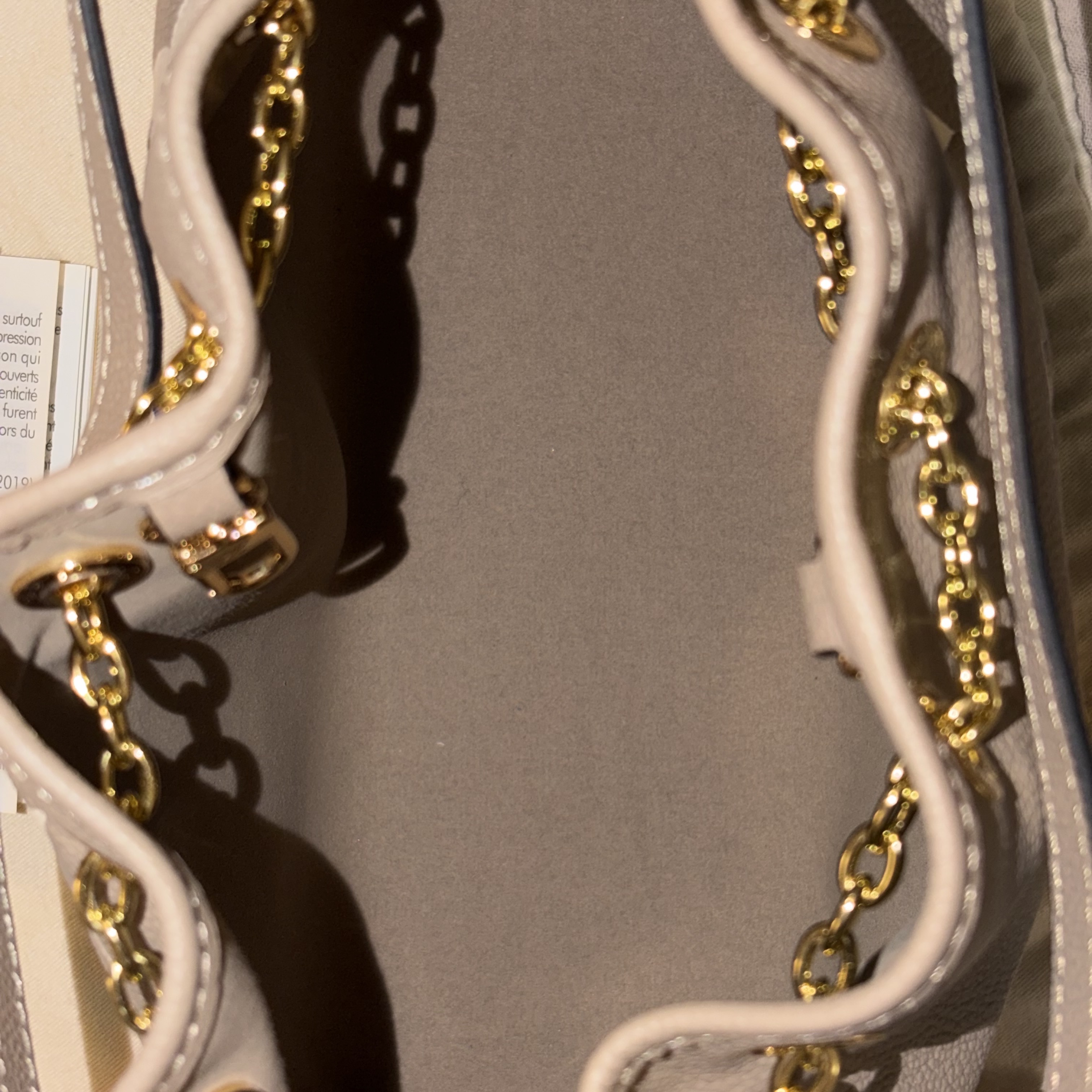 Louis Vuitton LV Bundle Beige Leather Never worn, with tag - Model View