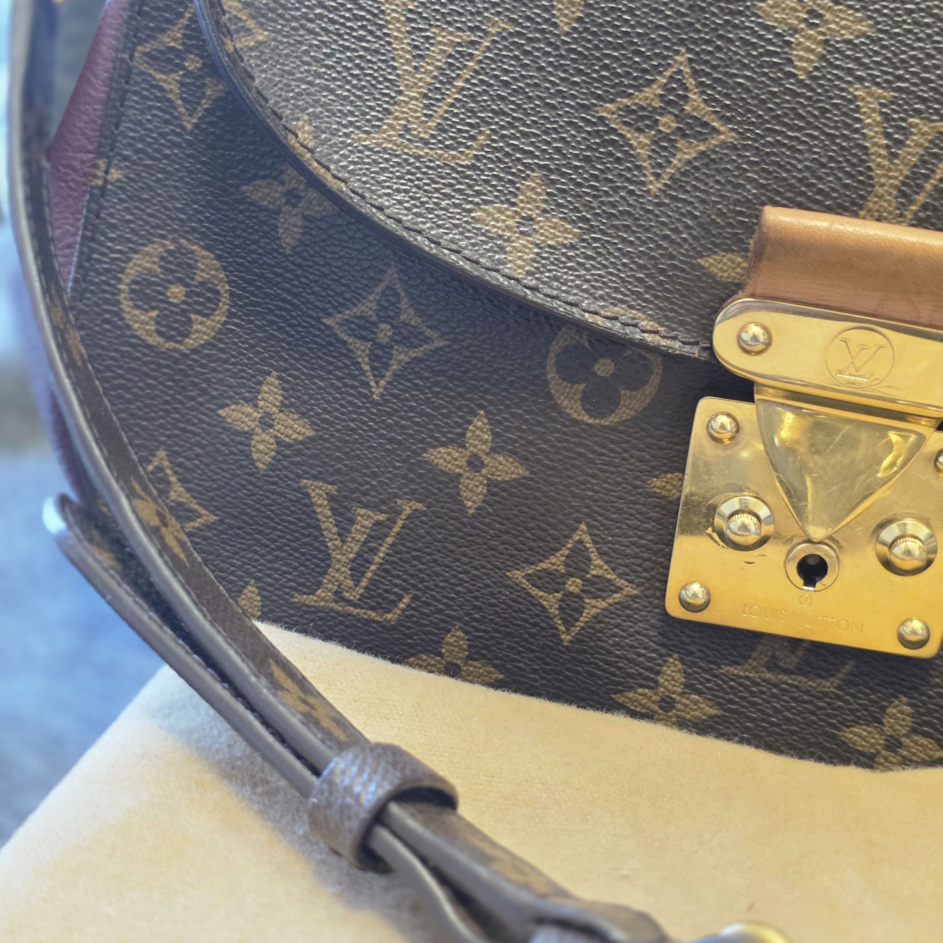 Louis Vuitton Eden Burgundy MM Burgundy Leather Good condition - Box View