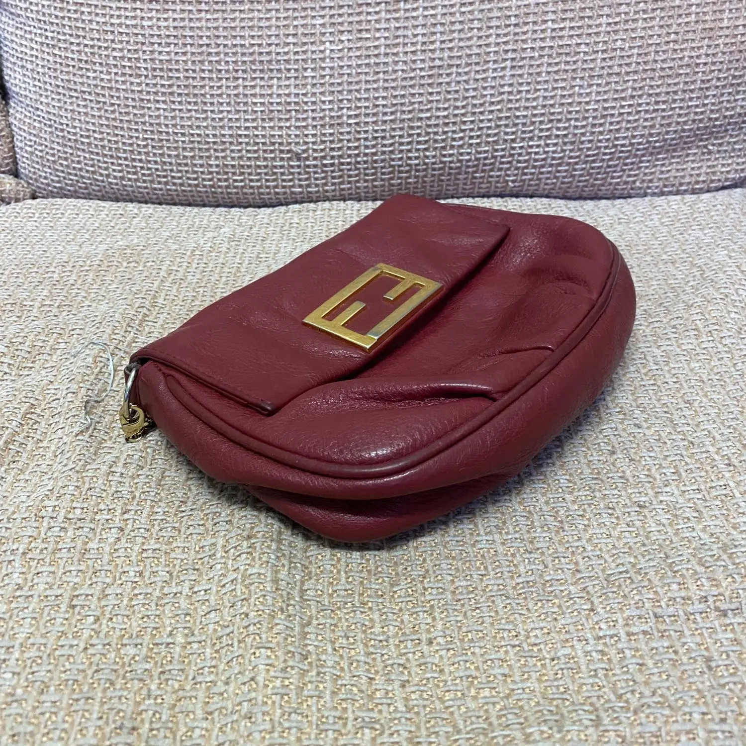 Fendi Fendista Pochette Crossbody Bag Burgundy Very good condition - Back View