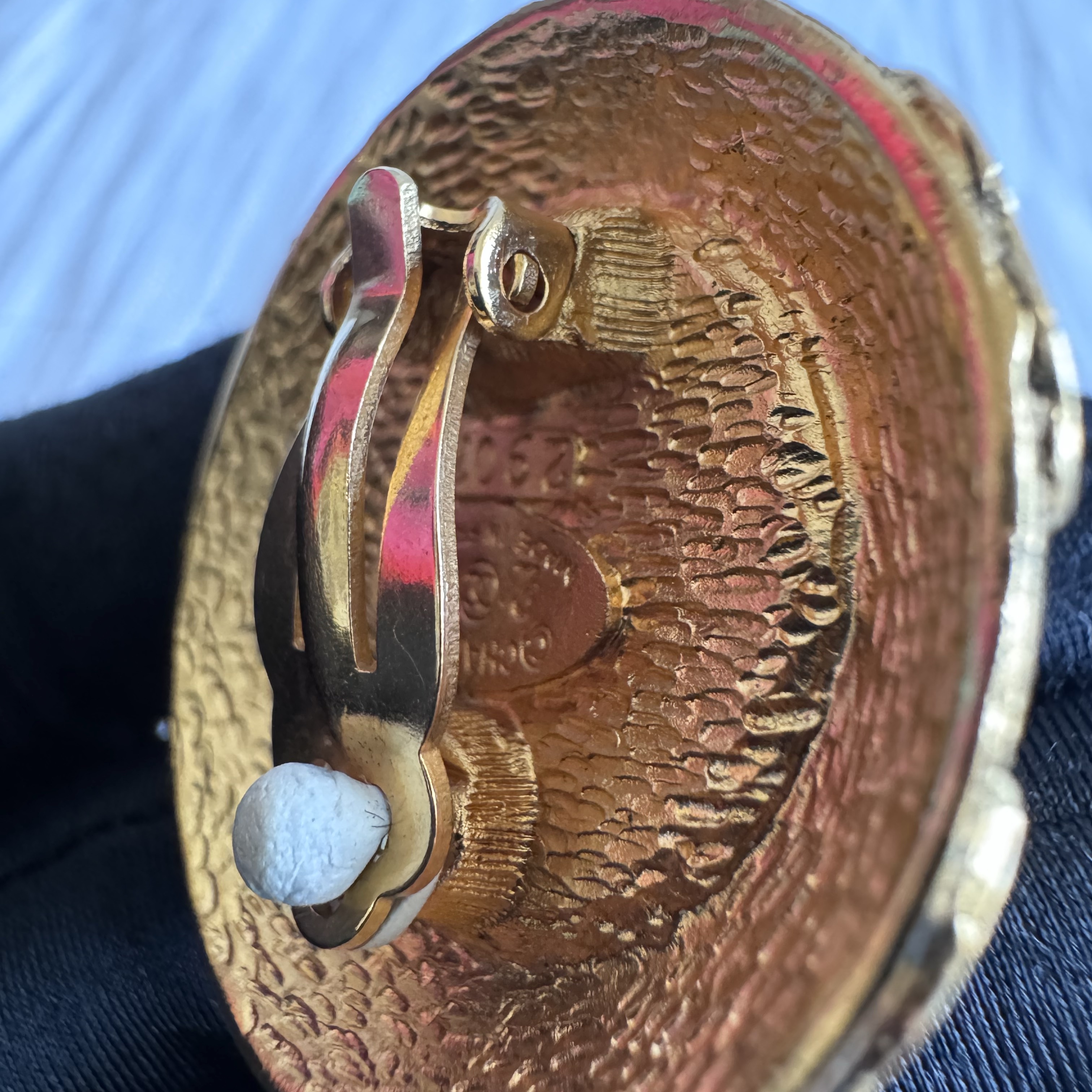 Chanel Faux Pearl CC Earrings Gold Very good condition - Box View