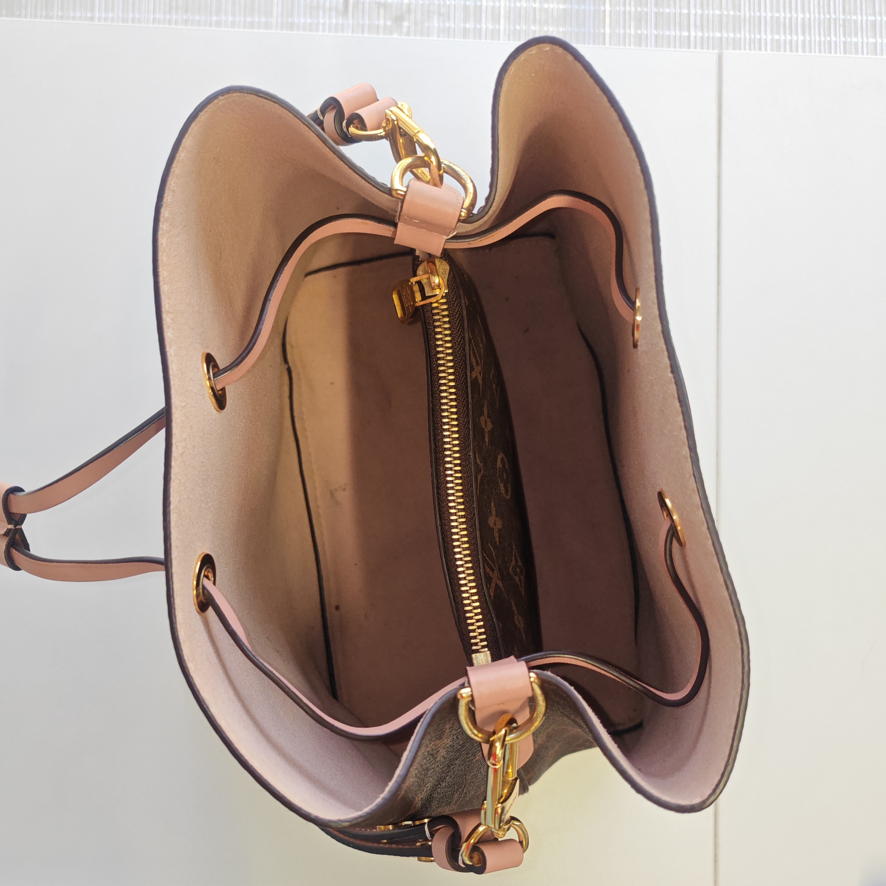 Louis Vuitton Neionoe Brown Canvas Good condition - Model View