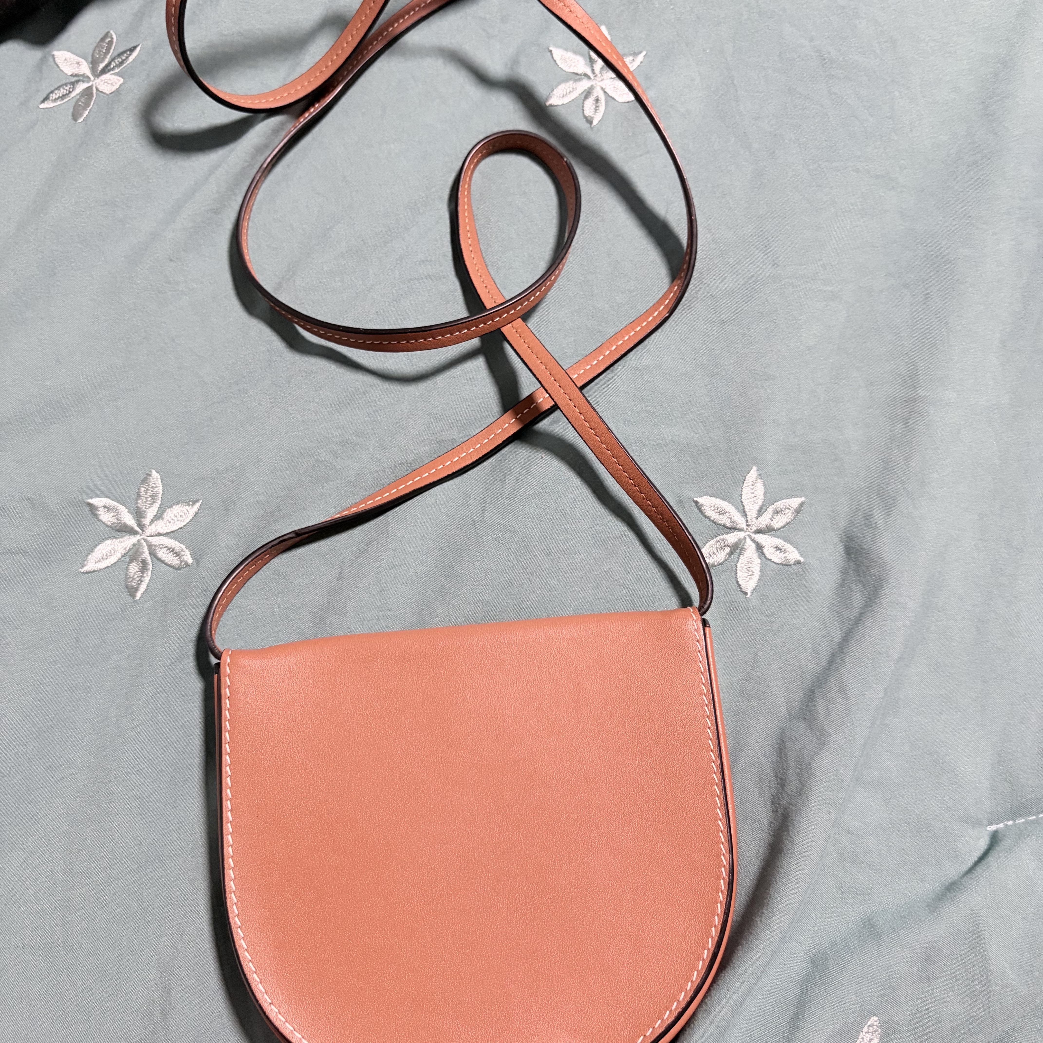 Loewe Crossbody Wallet Bag Brown Leather Never worn - Inside View