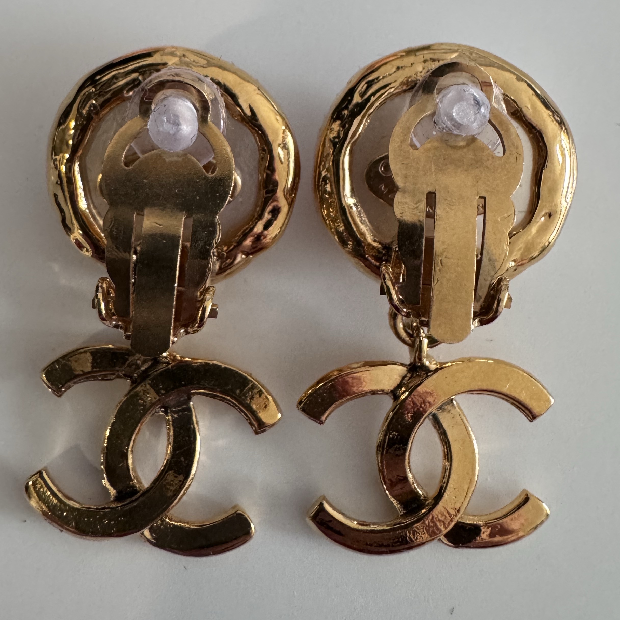 Chanel CC Logo Pearl Earrings Gold Never worn - Back View
