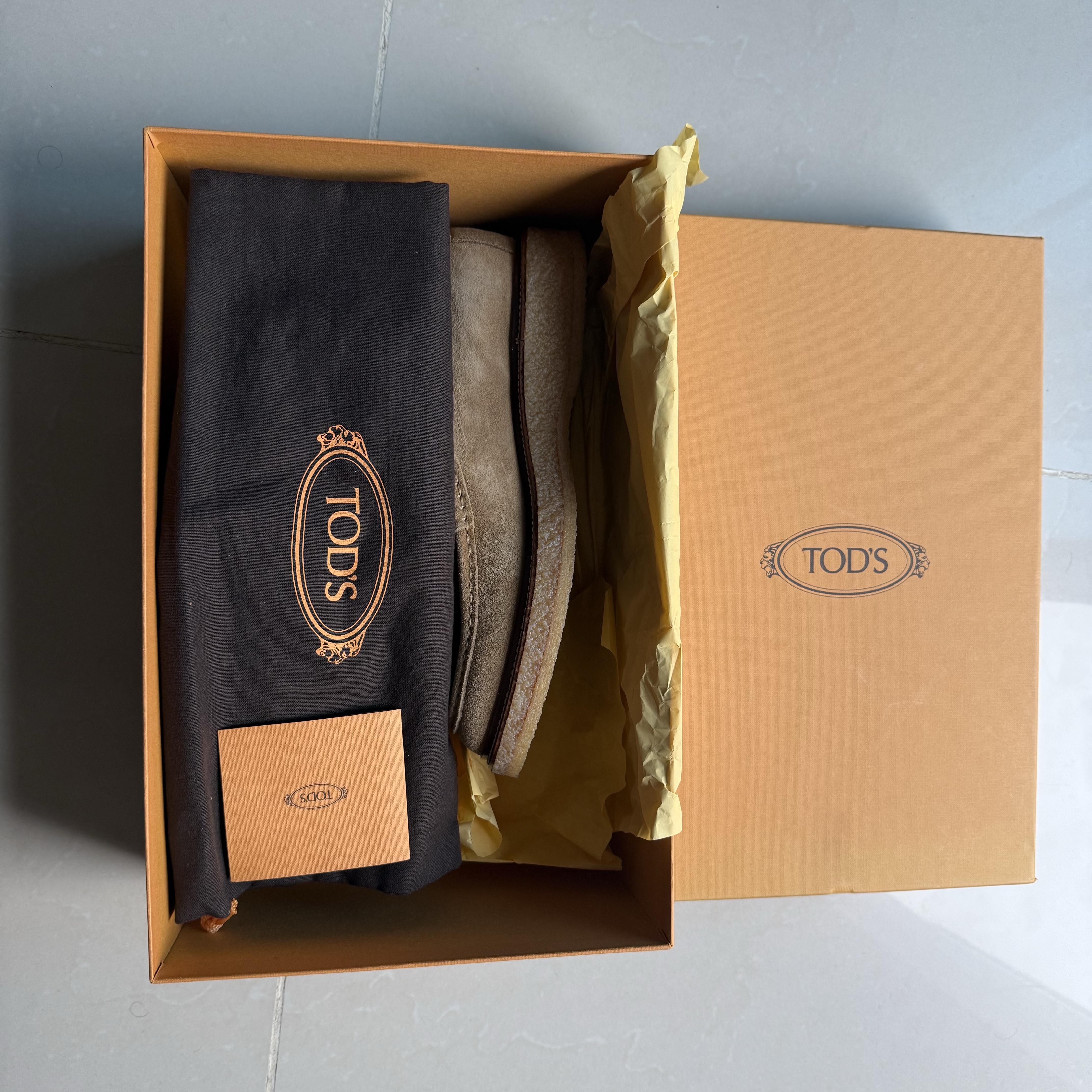 Tod's Tods Loafers Brown Leather Never worn, with tag - Model View