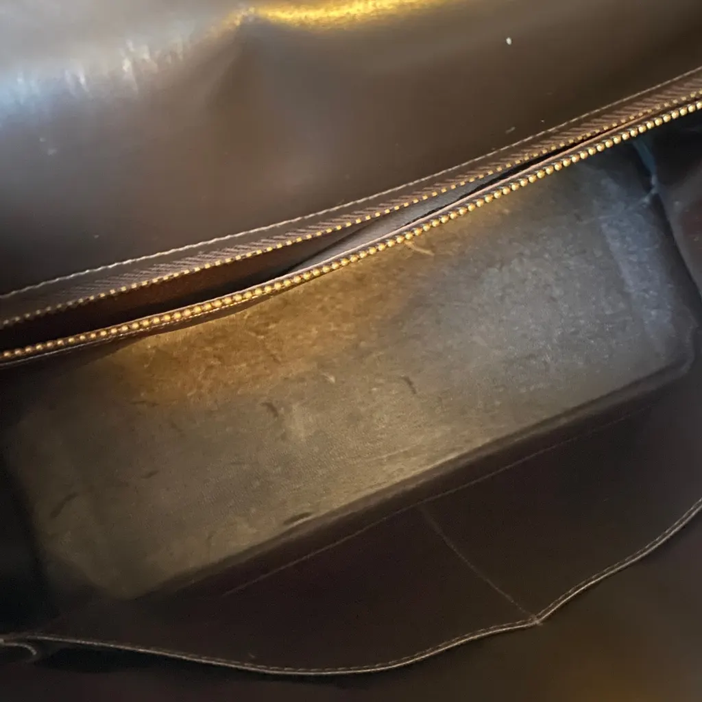 Hermès Kelly 32 Brown Box Brown Leather Good - Model View