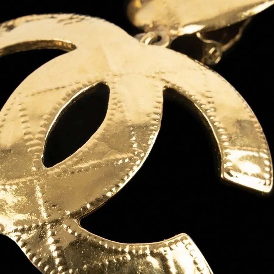 Chanel CC Clip-on Drop Earrings Gold Gold Good - Inside View