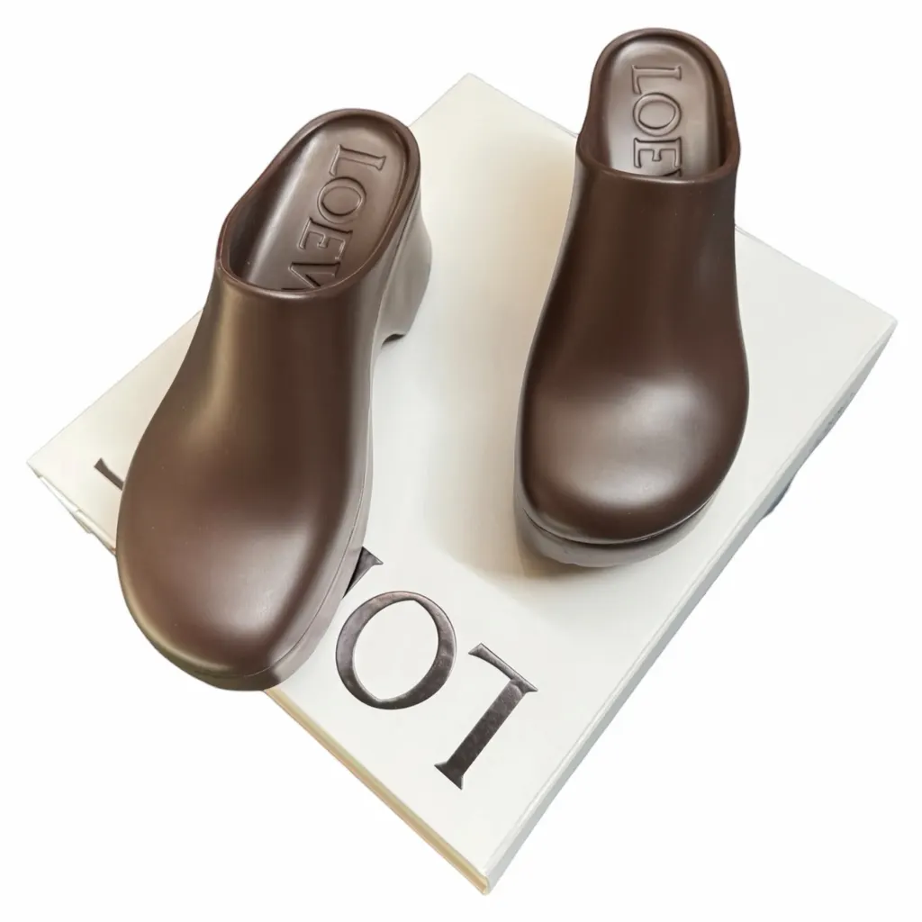Loewe Loewe Terra Foam Clog Brown Rubber Never worn, with tag - Model View
