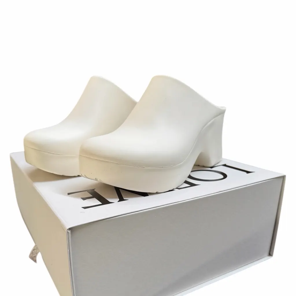 Loewe Loewe Terra Foam White Rubber Never worn, with tag - Inside View