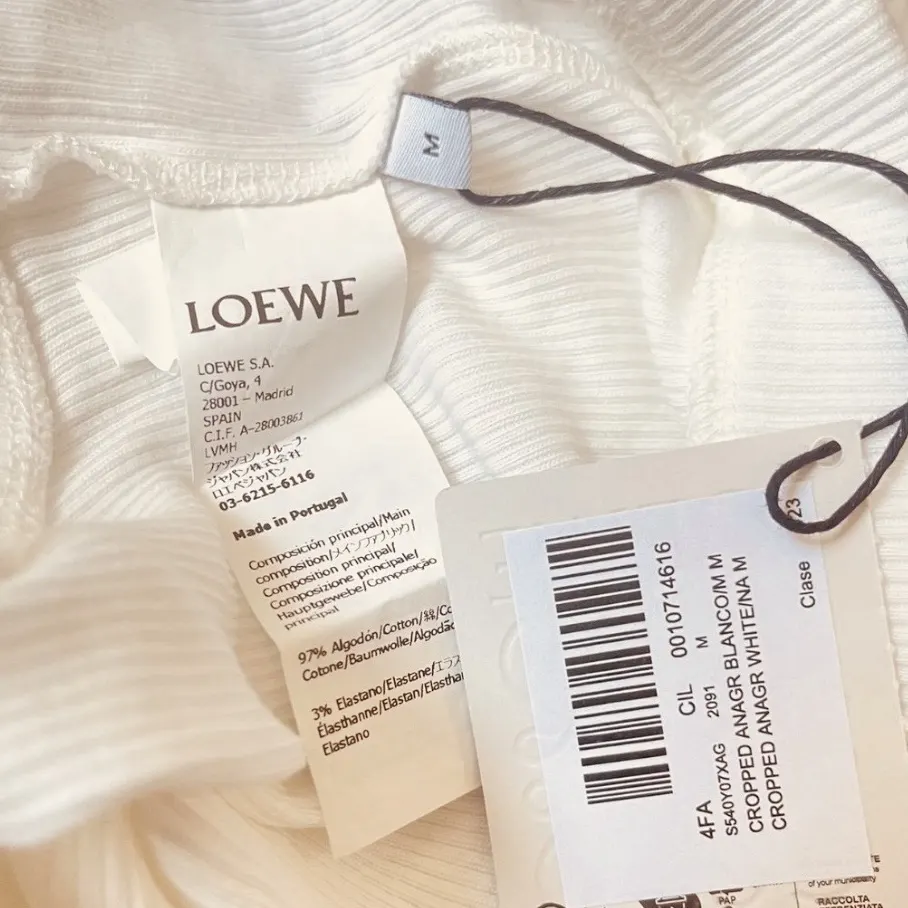 Loewe Loewe X Anagram Cropped White Cotton Never worn, with tag - Model View