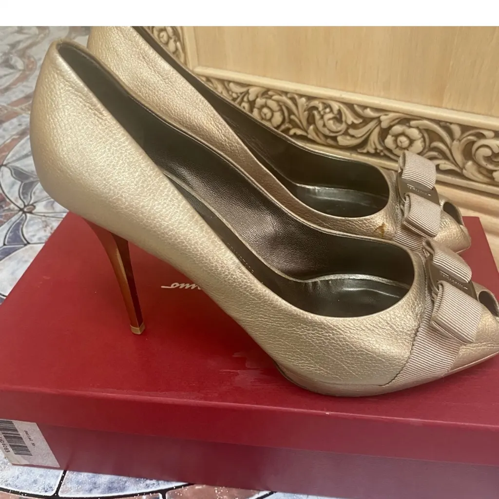 Salvatore Ferragamo Classic Collection Gold Leather Good - Model View