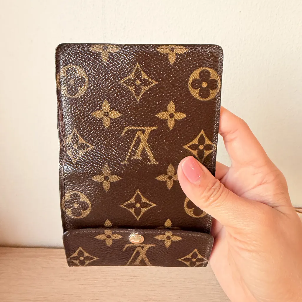 Louis Vuitton Pre-owned Wallet Brown Canvas Good - Model View