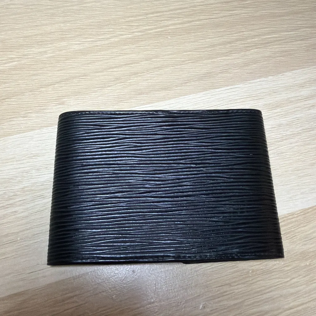 Louis Vuitton Epi Wallet Black Good - Inside View