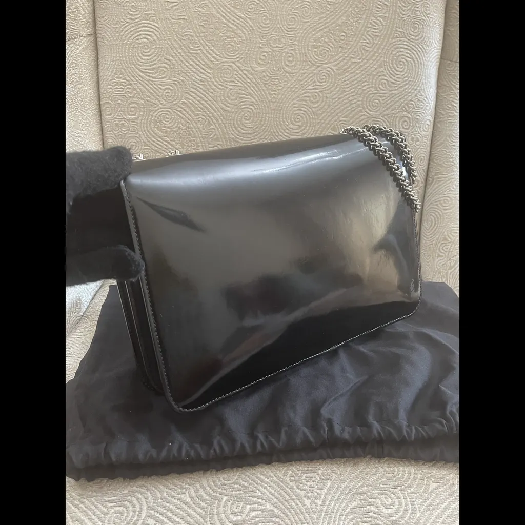 Gucci Patent Leather Interlocking Bag Black Leather Good - Box View